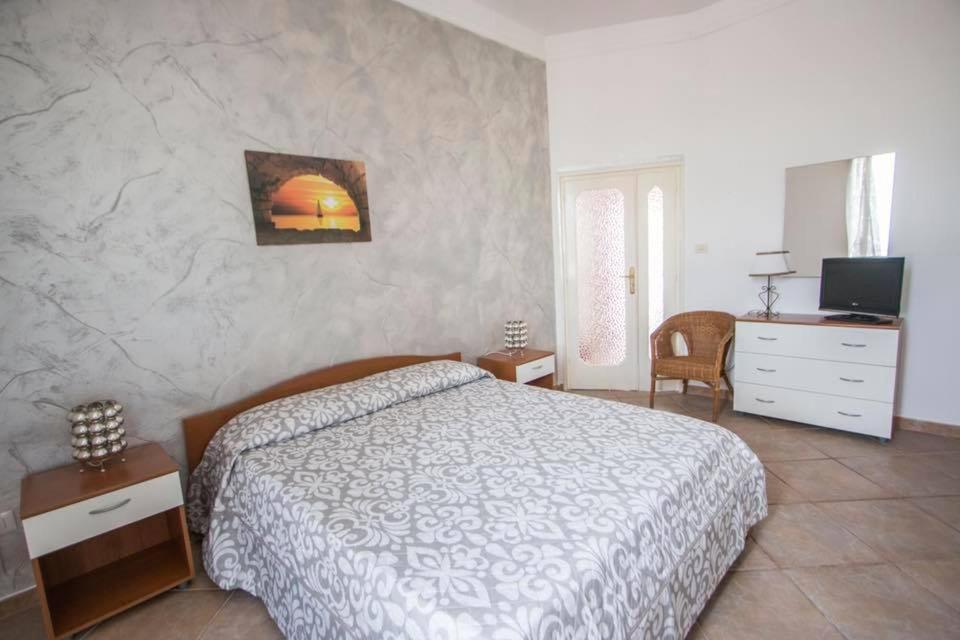 Standard Double or Twin Room with Sea View - Photo 2