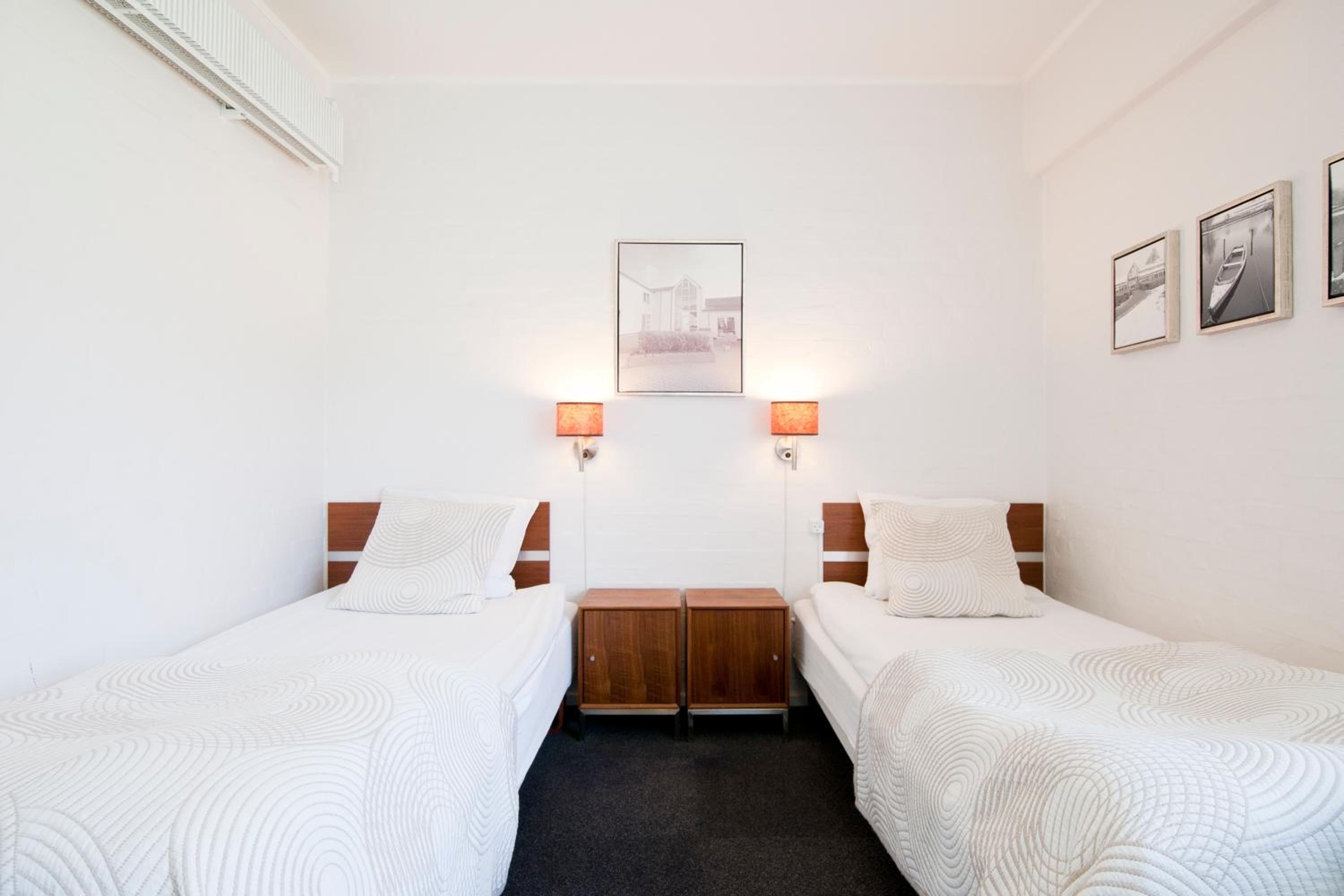 Twin Room - Photo 2