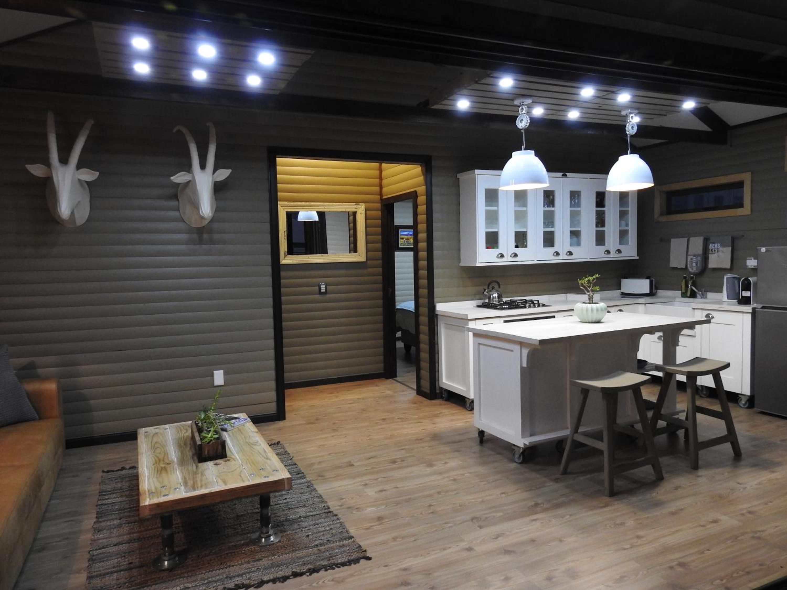 Two-Bedroom Cottage - Photo 9