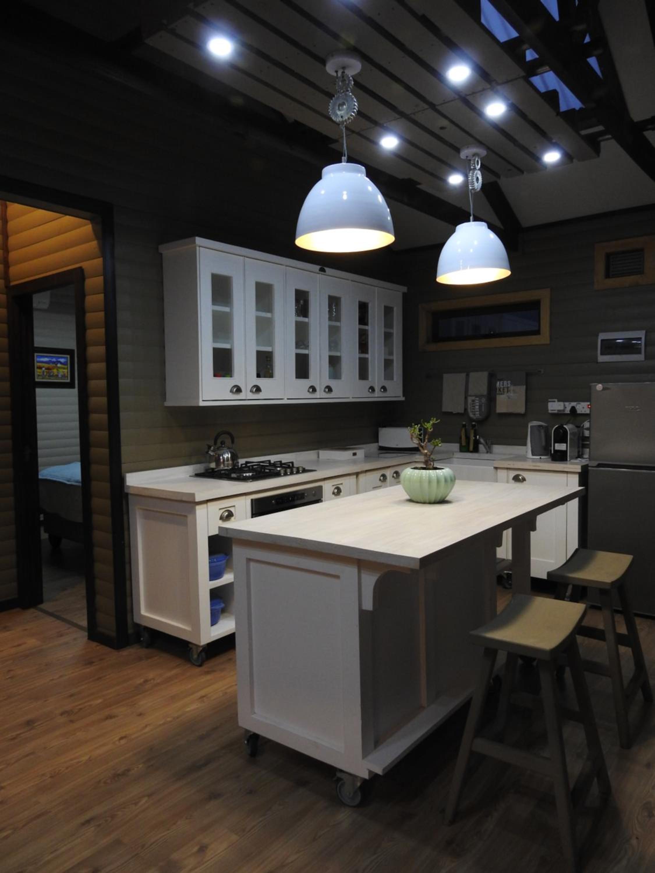 Two-Bedroom Cottage - Photo 12