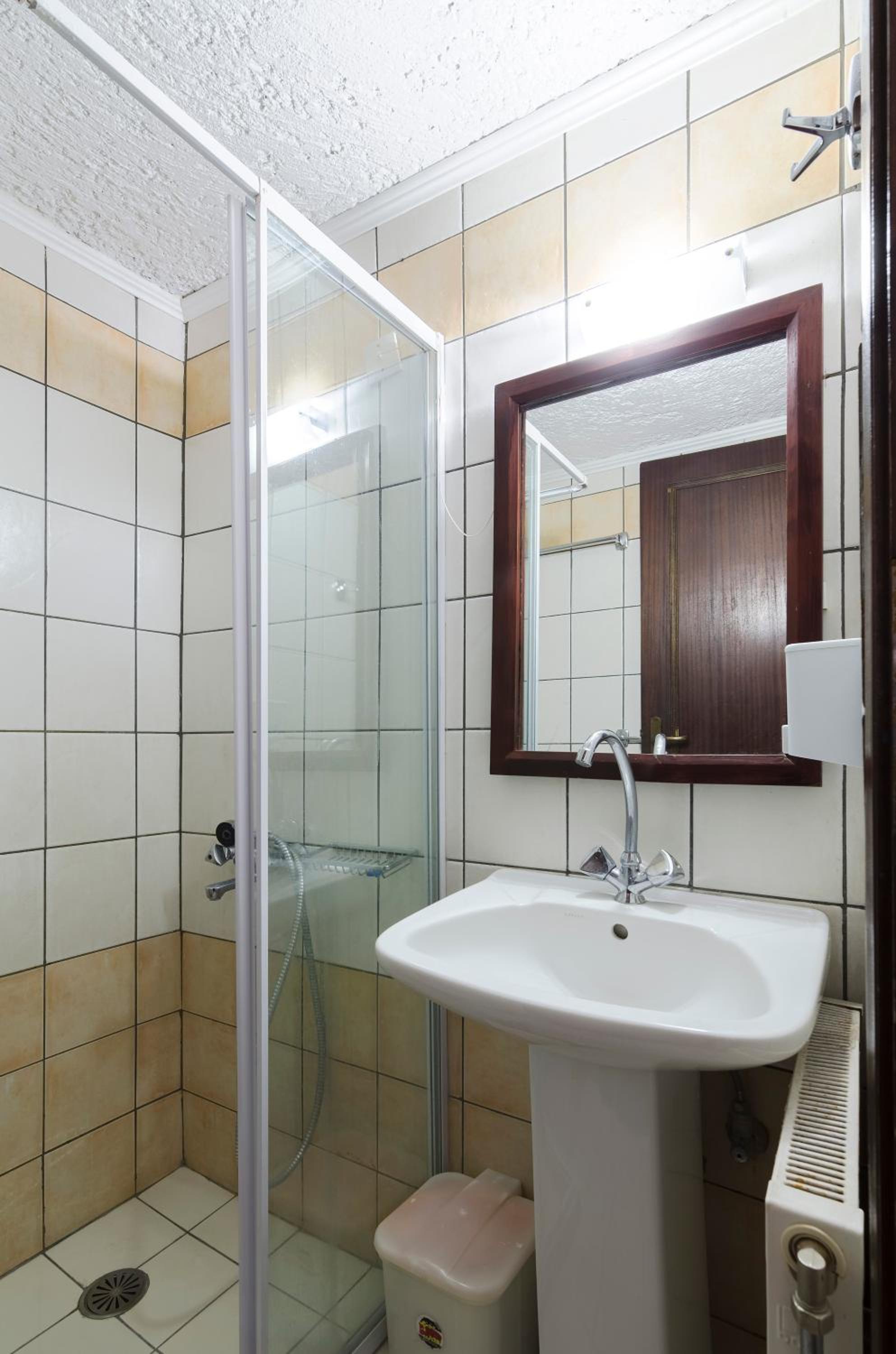 Triple Room - Photo 11