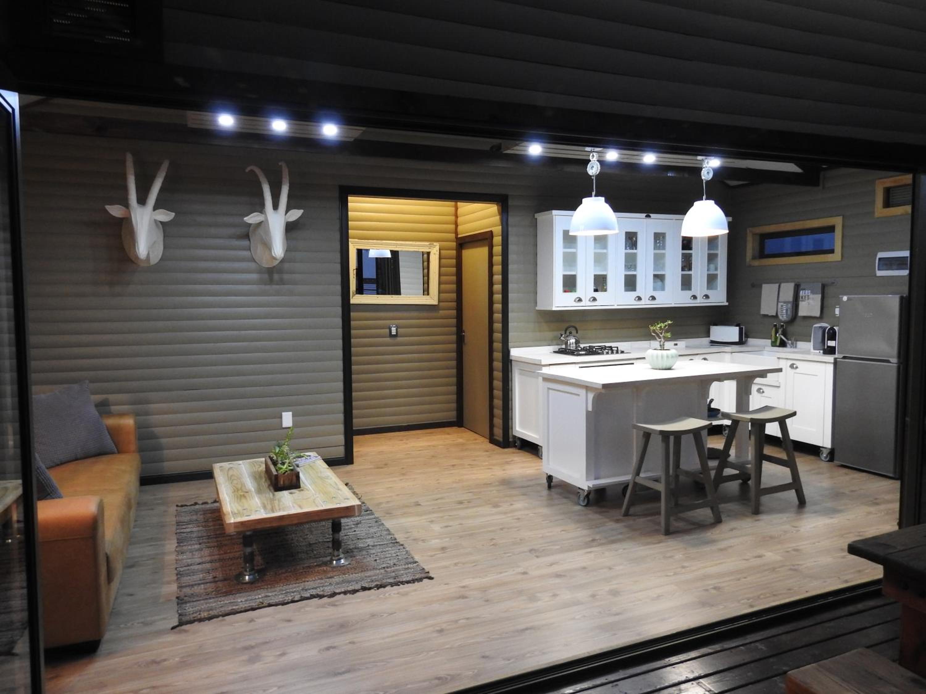 Two-Bedroom Cottage - Photo 4