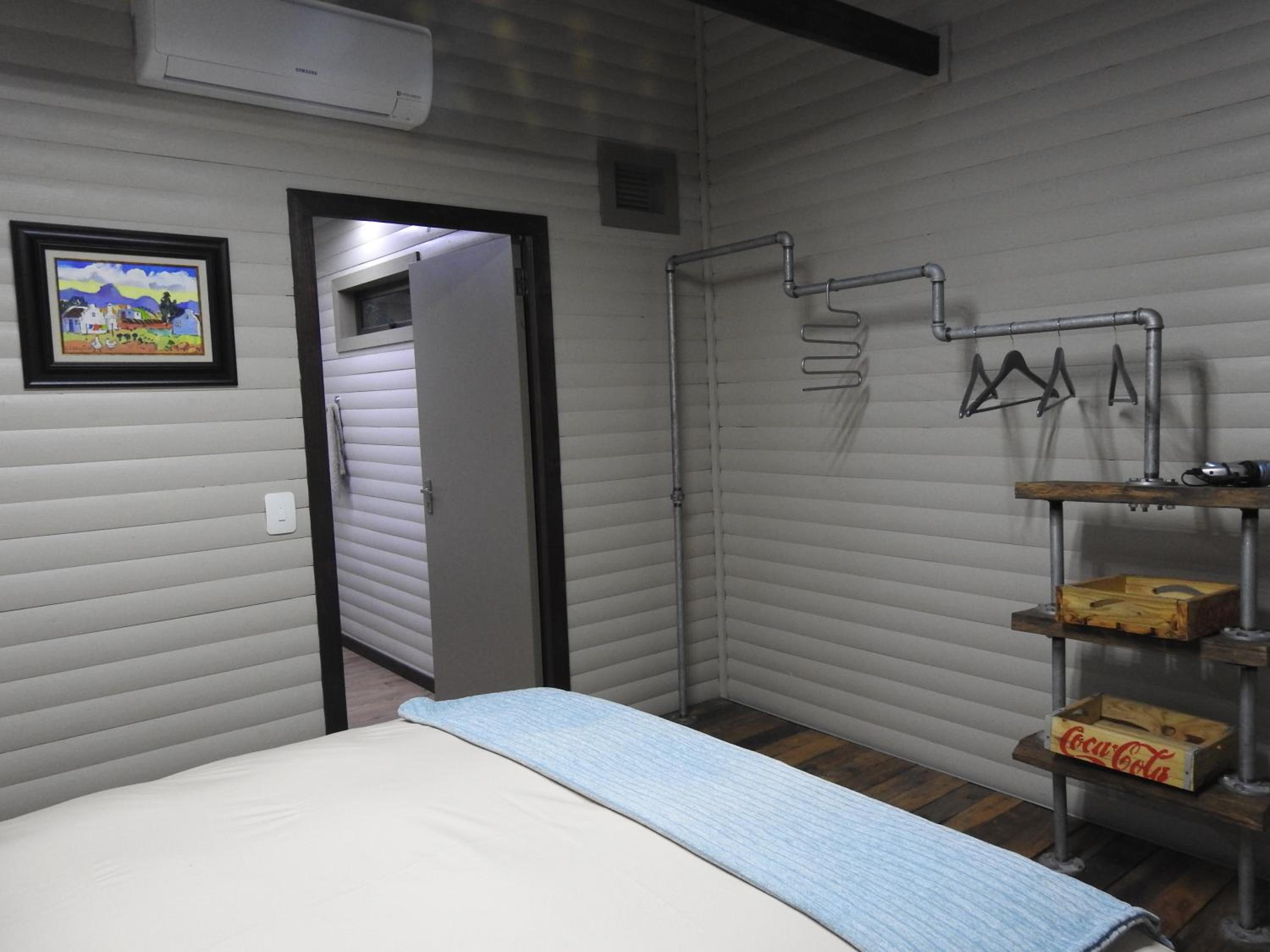 Two-Bedroom Cottage - Photo 15