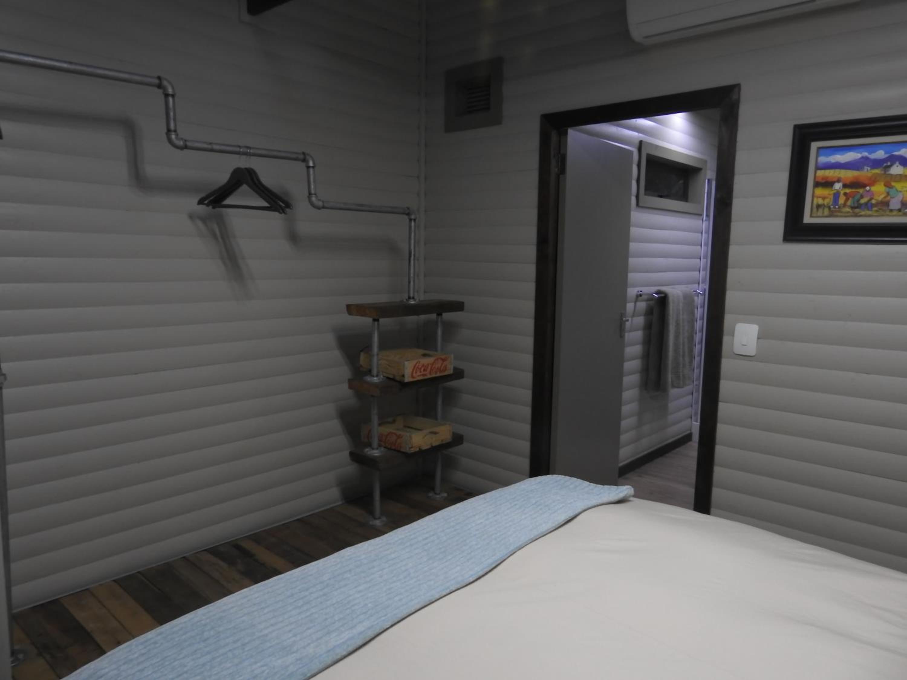 Two-Bedroom Cottage - Photo 18