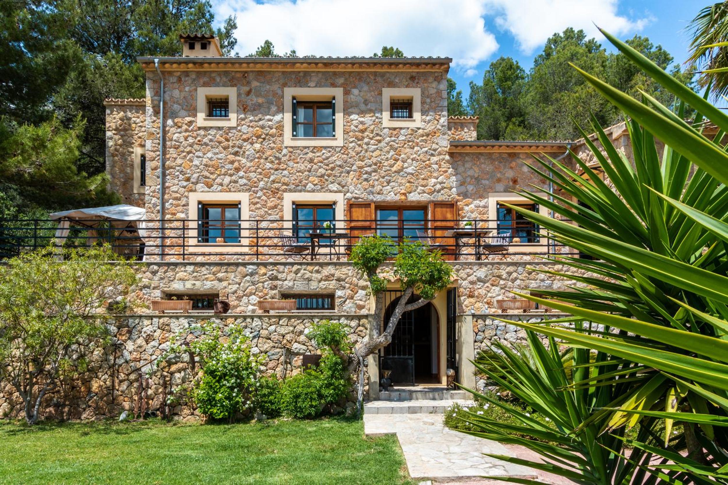 Villa photo 2