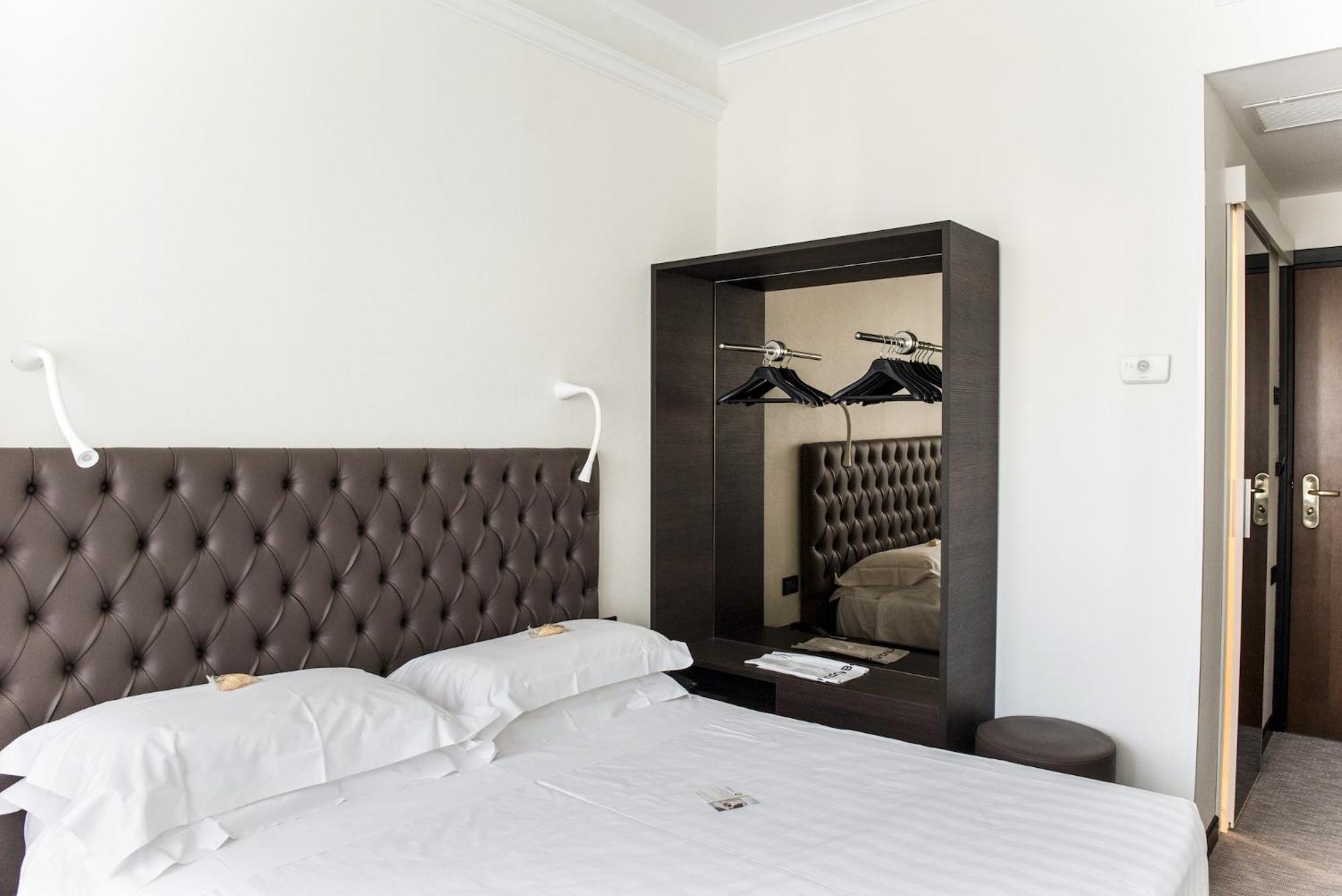 Classic Double Room - Photo 1