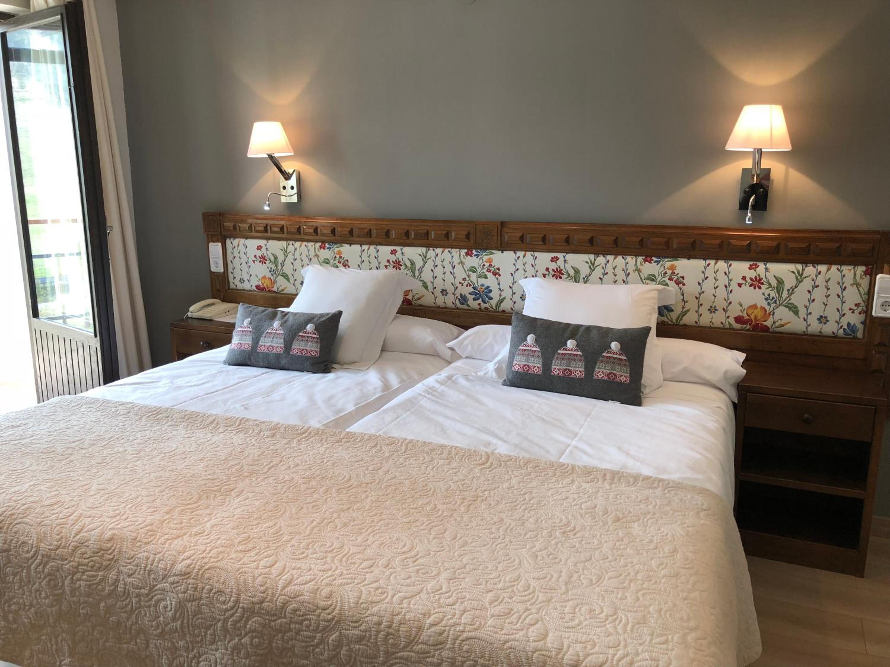 Superior Double Room with Mountain View photo 3