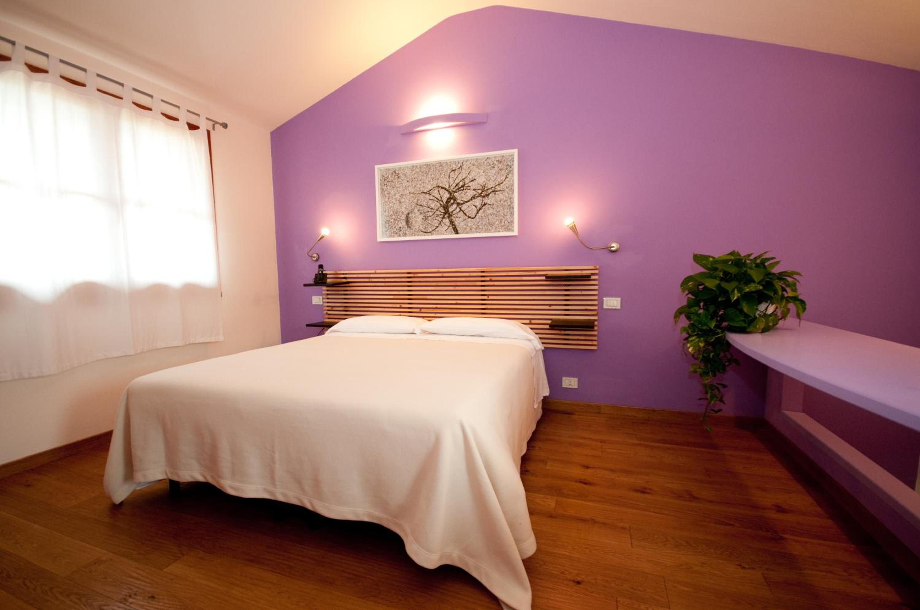 One-Bedroom Apartment (4 Adults) photo 2