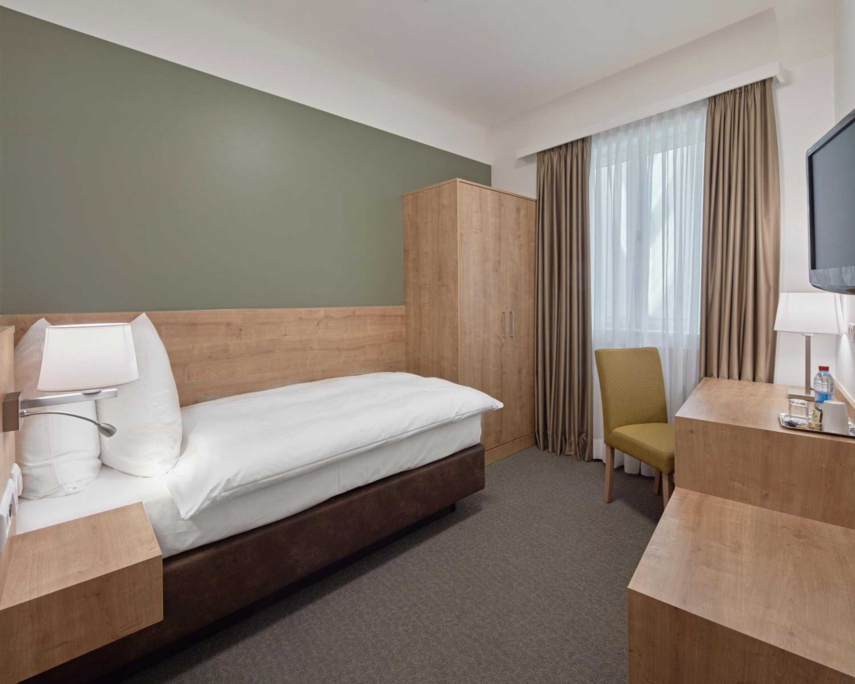Comfort Triple Room with Shower