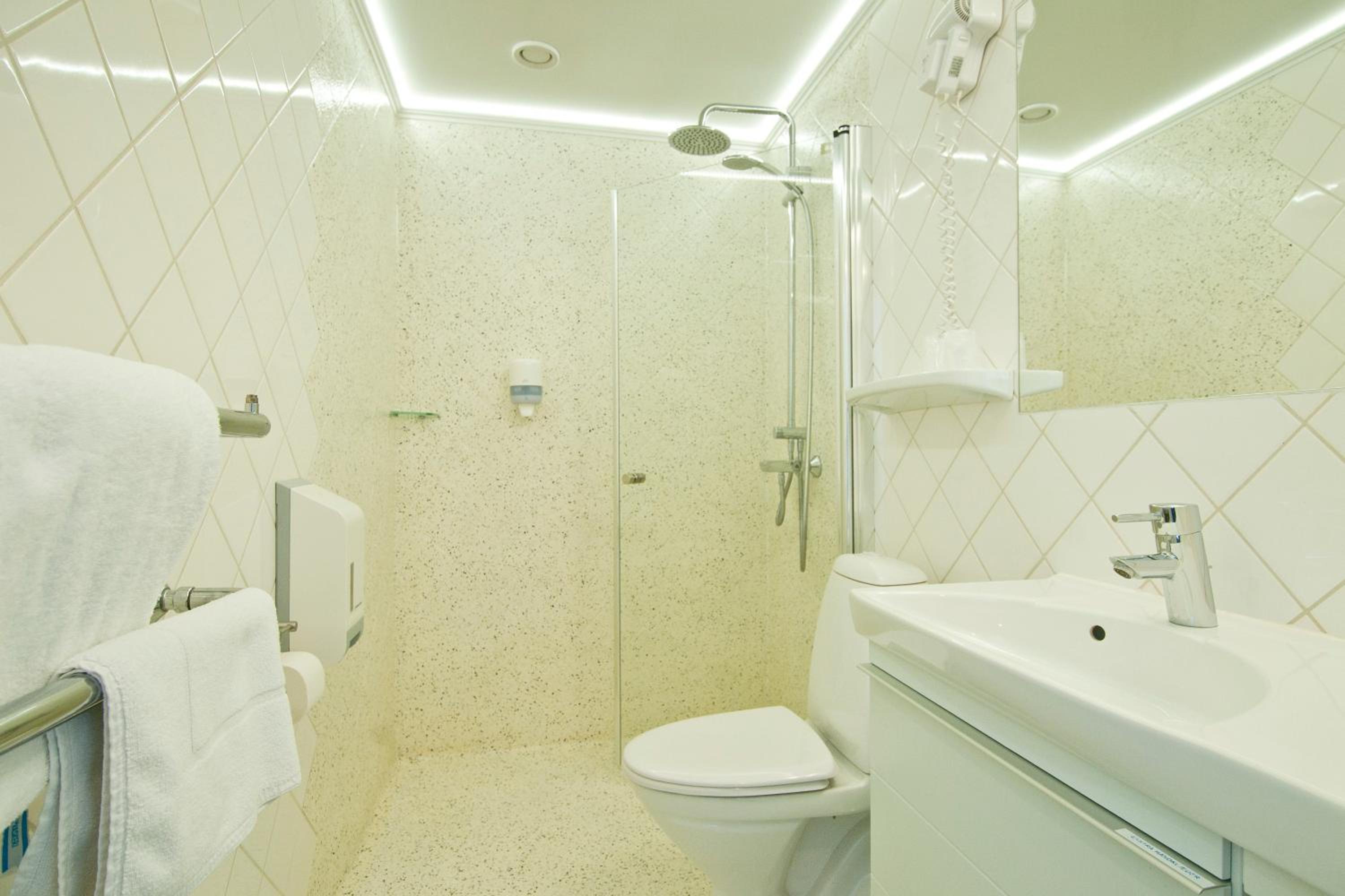 Standard Double Room - Photo 4