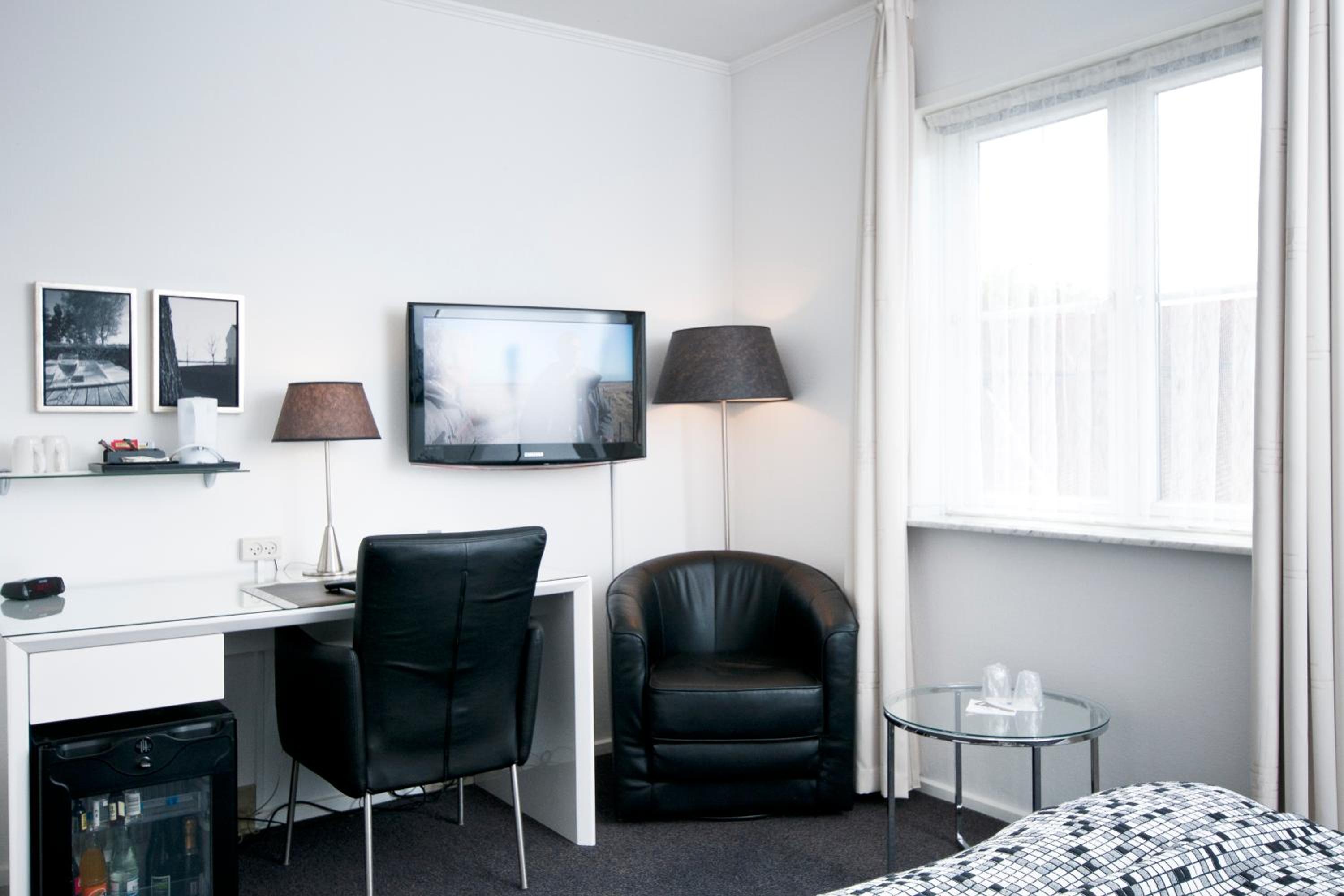 Standard Double Room - Photo 3