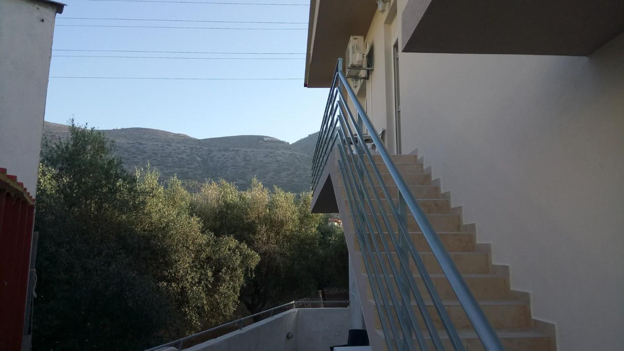 Apartment - Split Level - Photo 20
