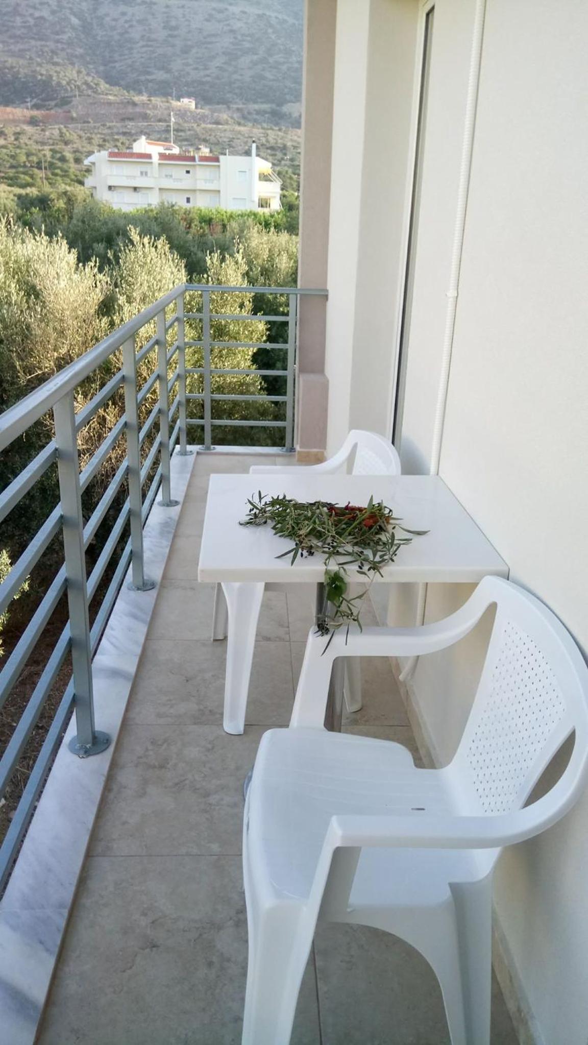 Apartment - Split Level - Photo 14