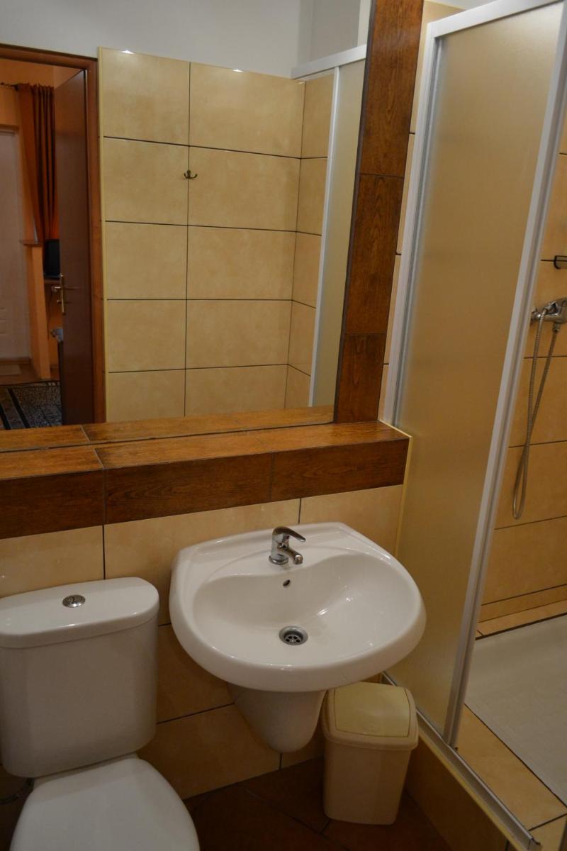 Double Room with Lake View - Photo 6