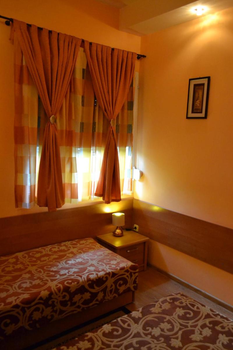 One-Bedroom Apartment - Photo 1