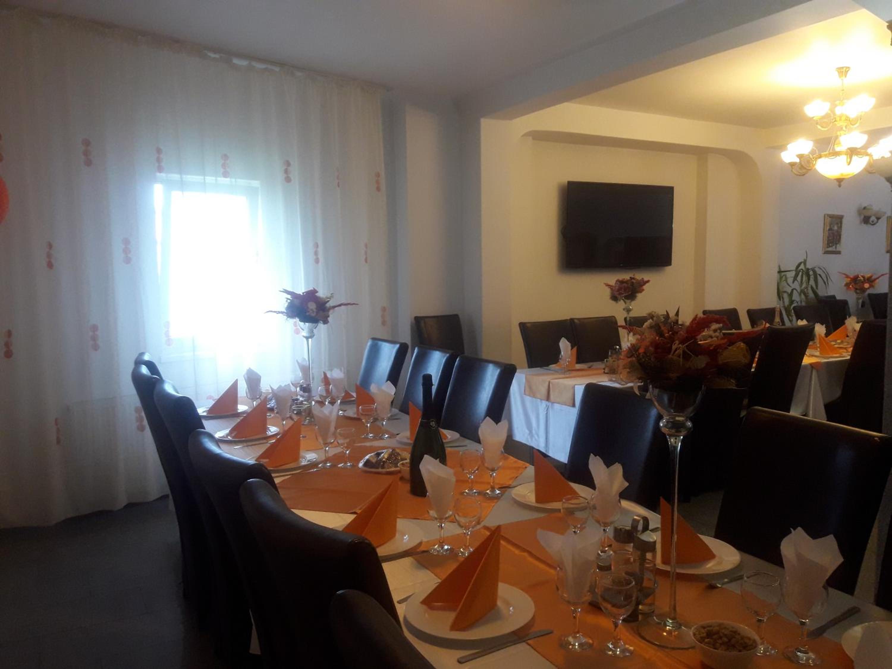 Double Room with Balcony - Photo 12