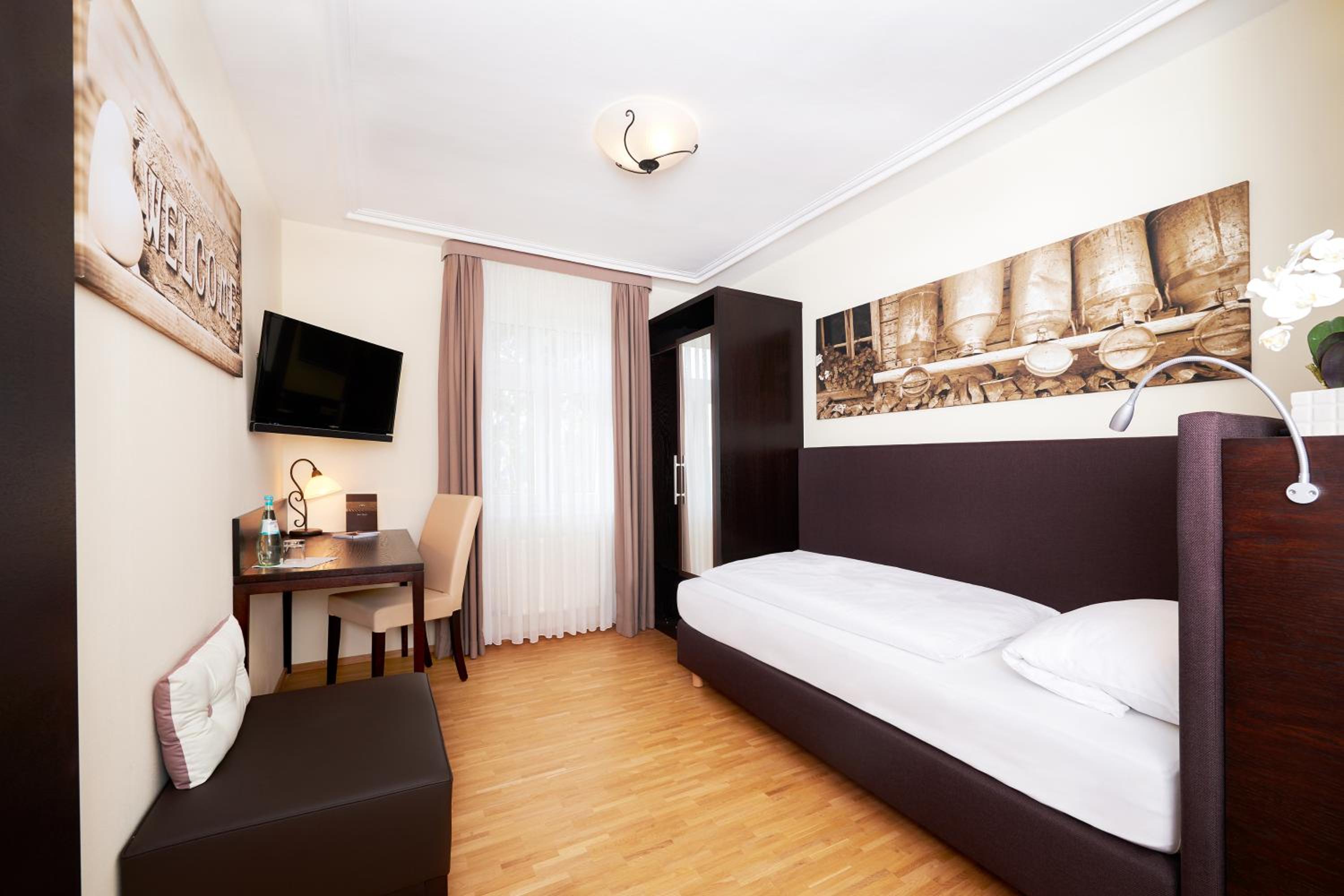 Single Room photo 2