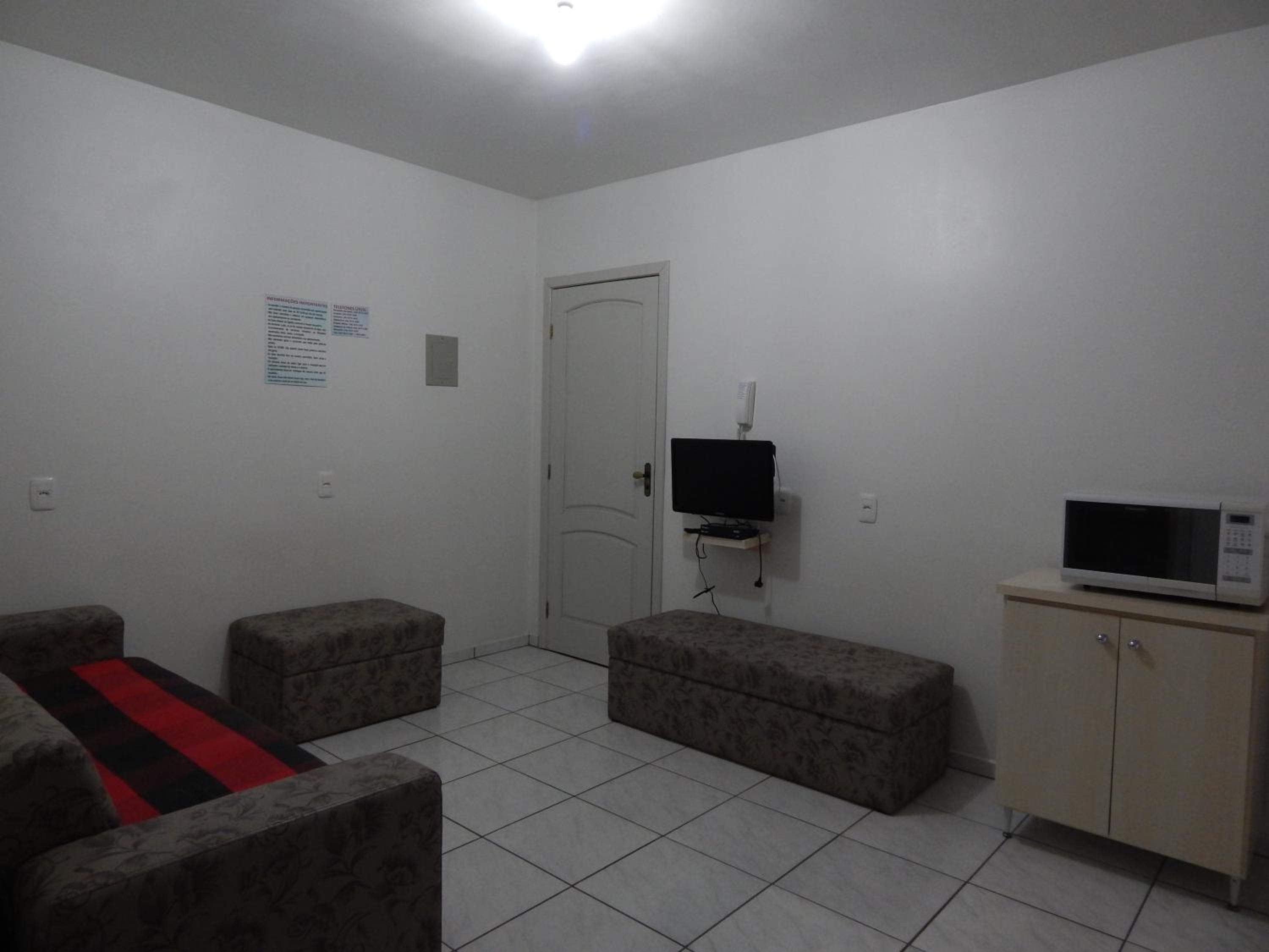One-Bedroom Apartment - Photo 1