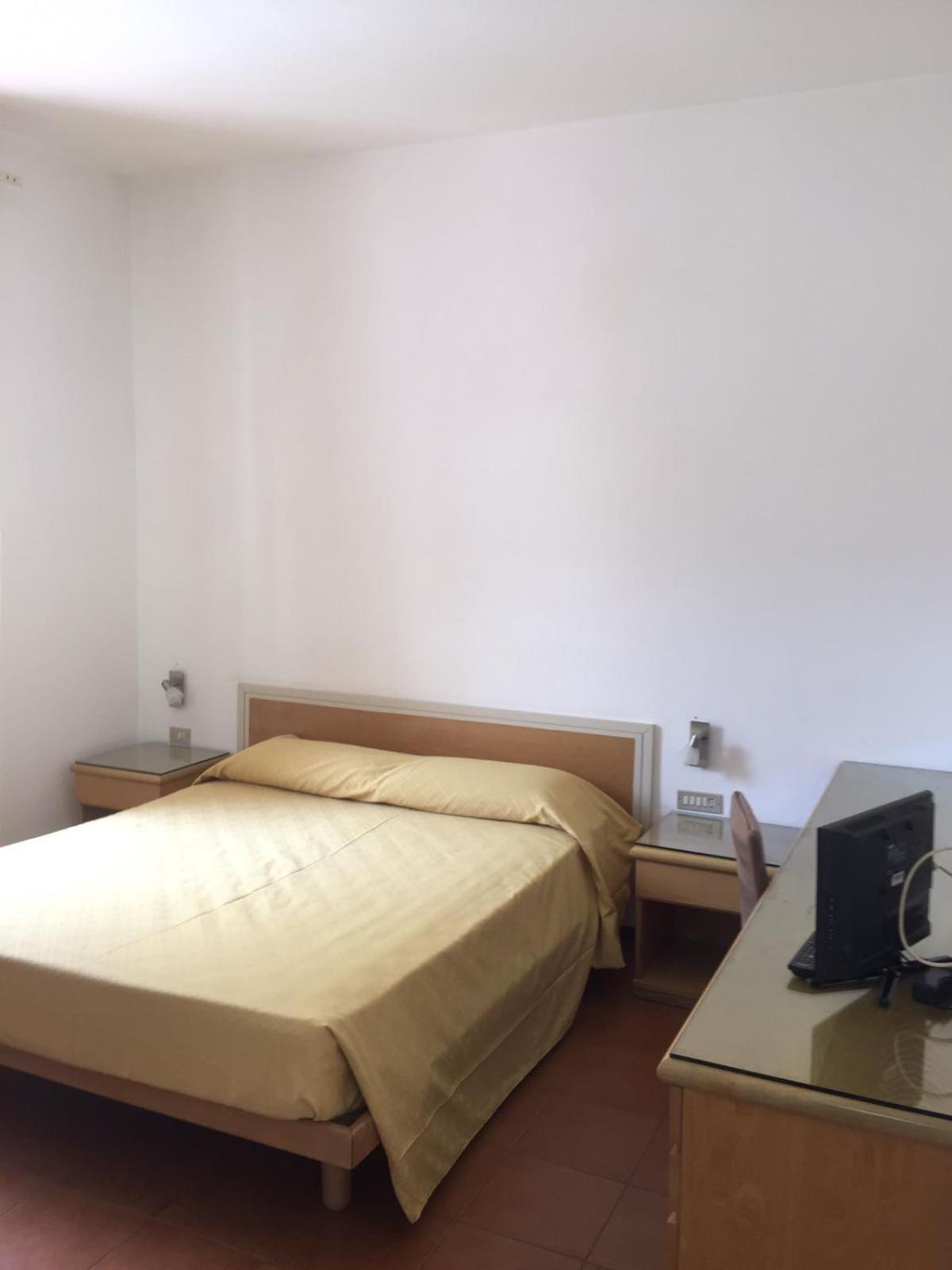 Double Room - Photo 7
