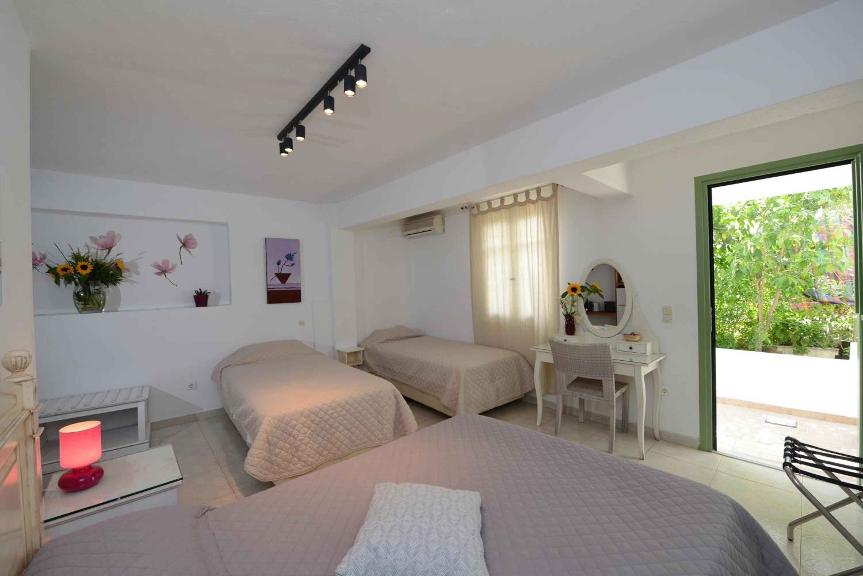Quadruple Room with Garden View