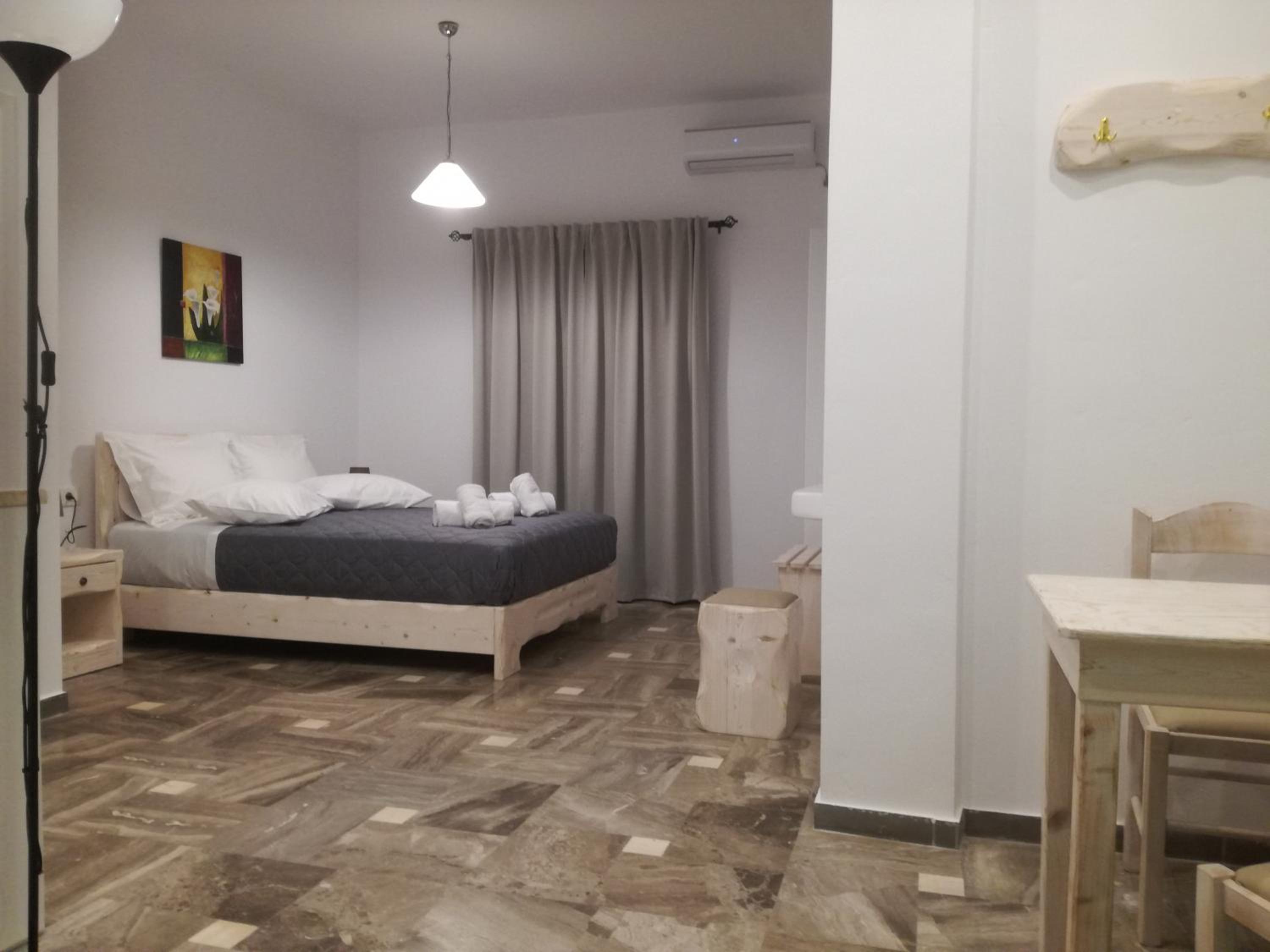 Junior Suite with Caldera View