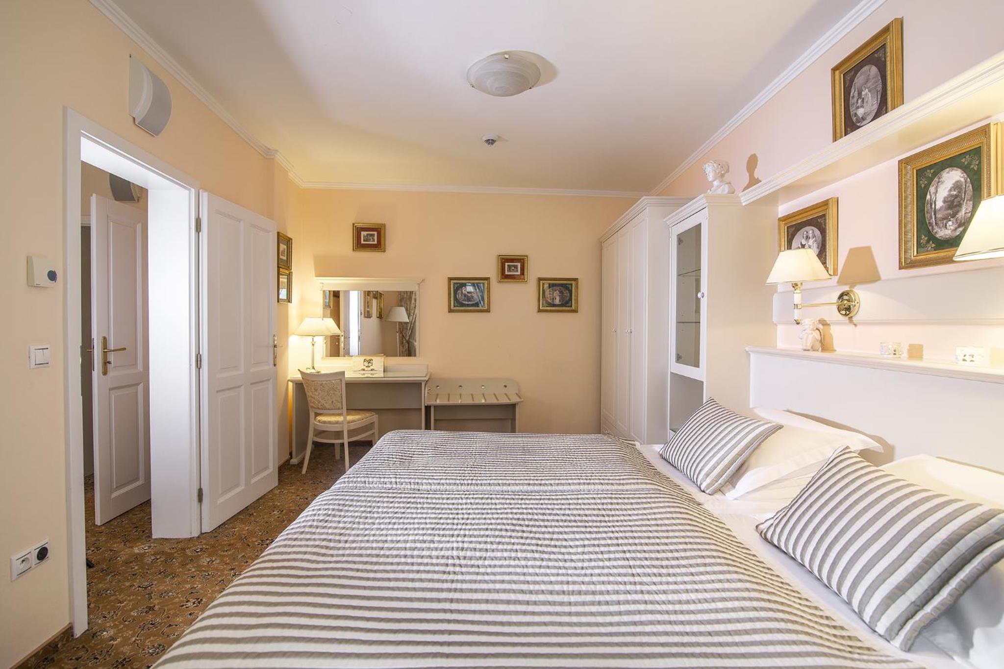 Suite - Photo 2