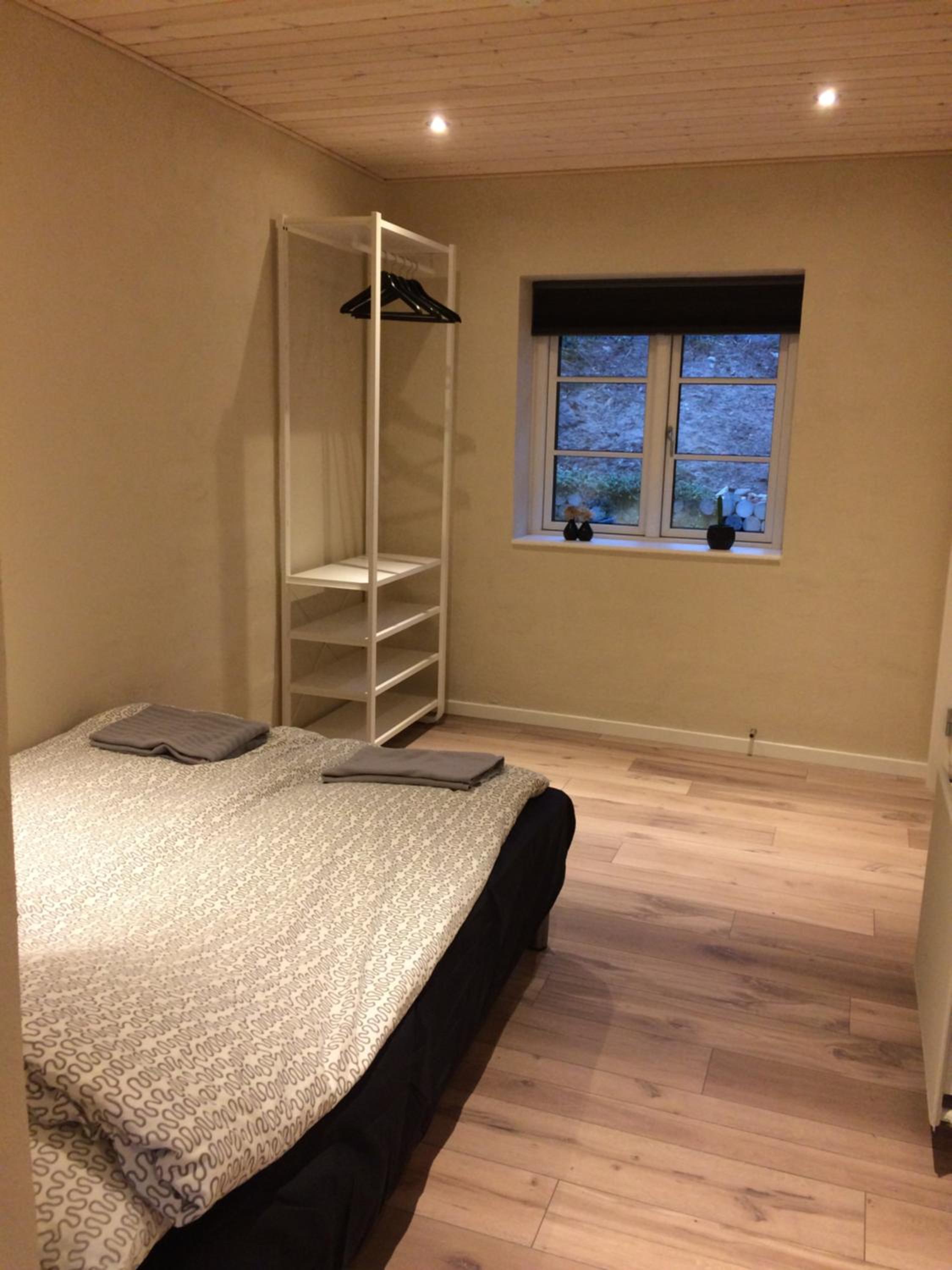 Quadruple Room with Private Bathroom - Photo 11