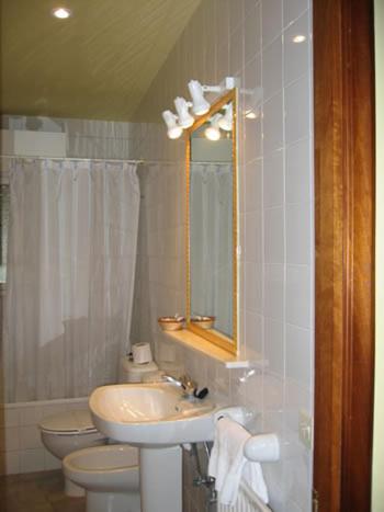 Two-Bedroom Apartment (4 Adults) photo 3
