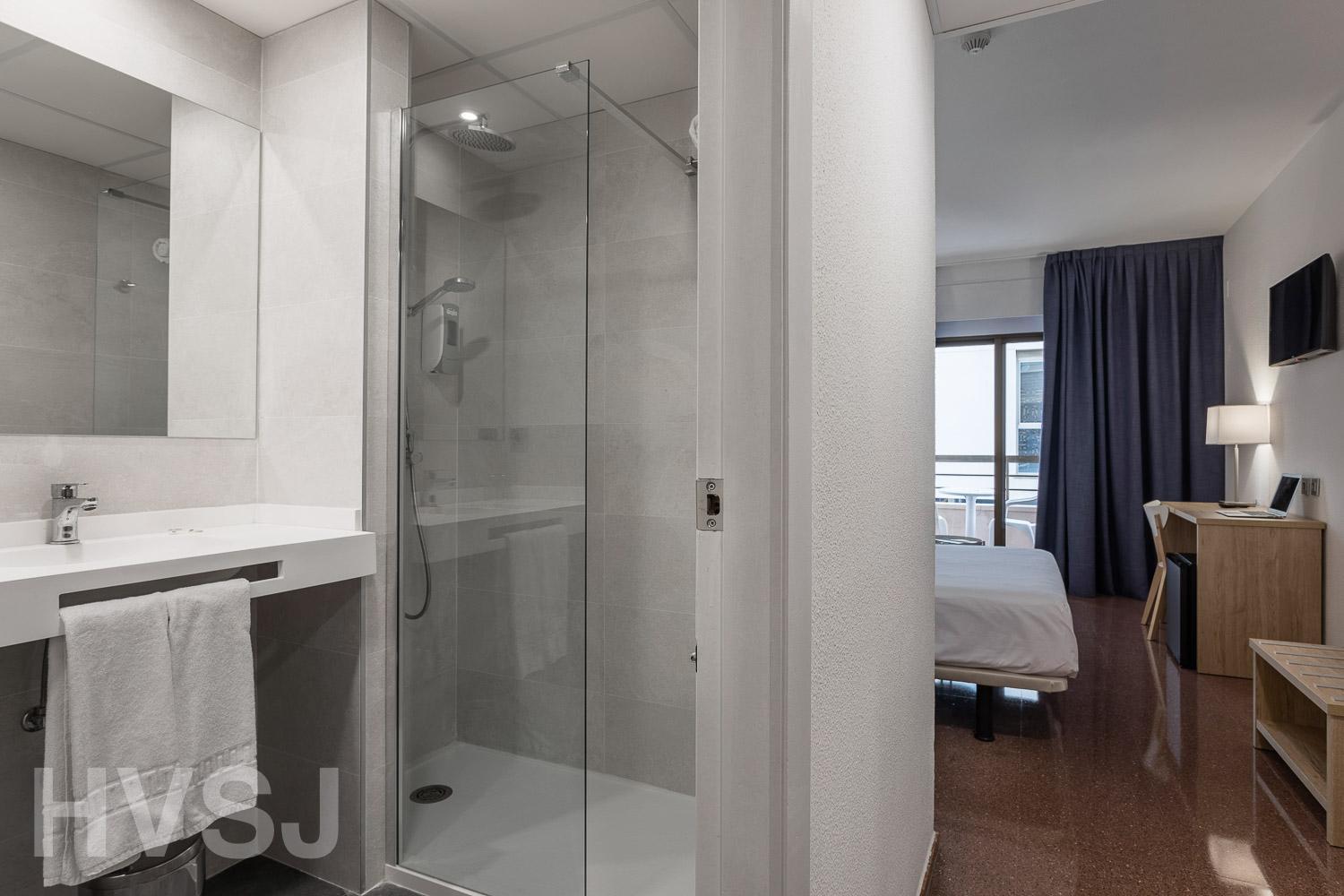 Double or Twin Room (1 Adult) - Photo 10
