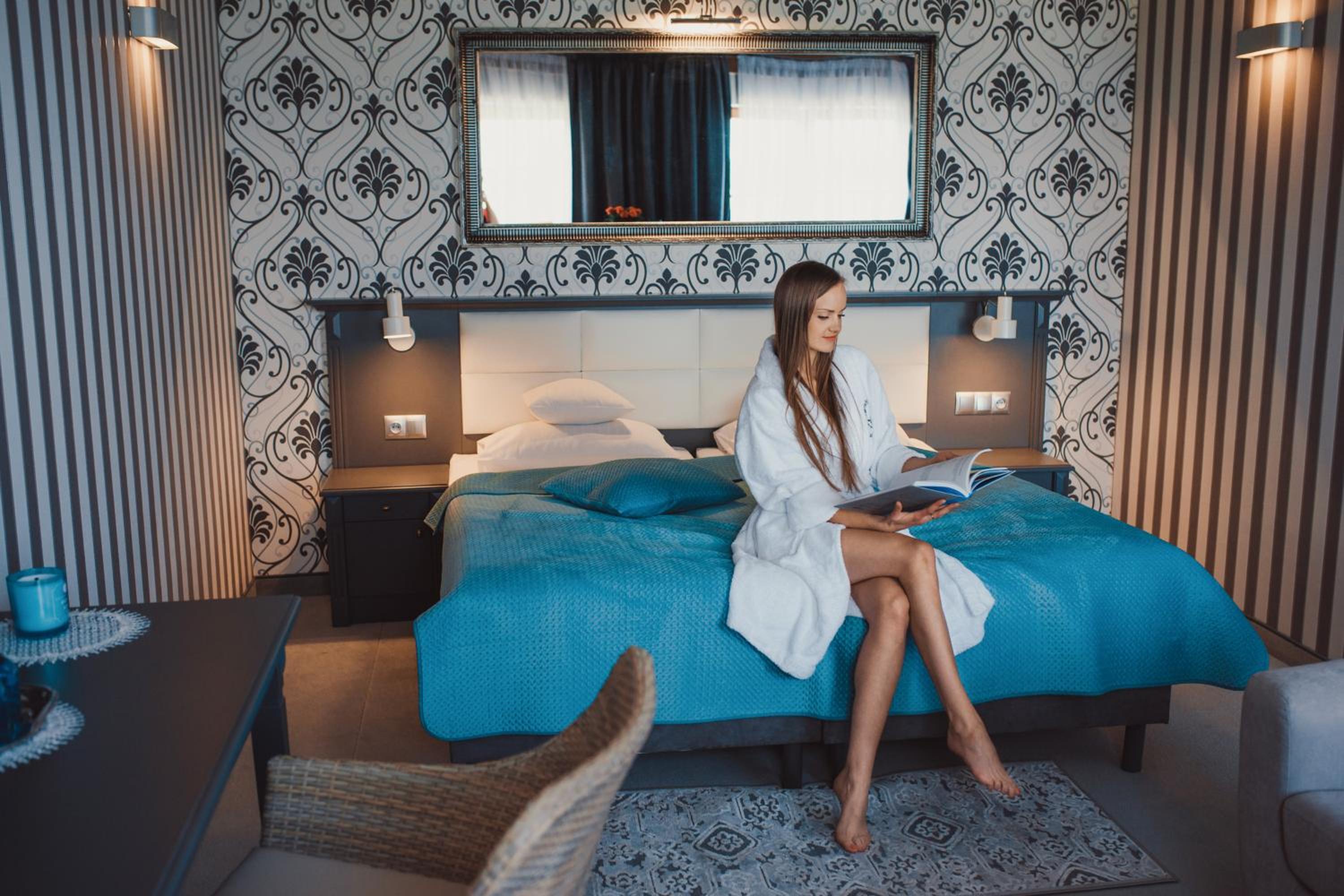 Deluxe Double Room with Balcony - Photo 5