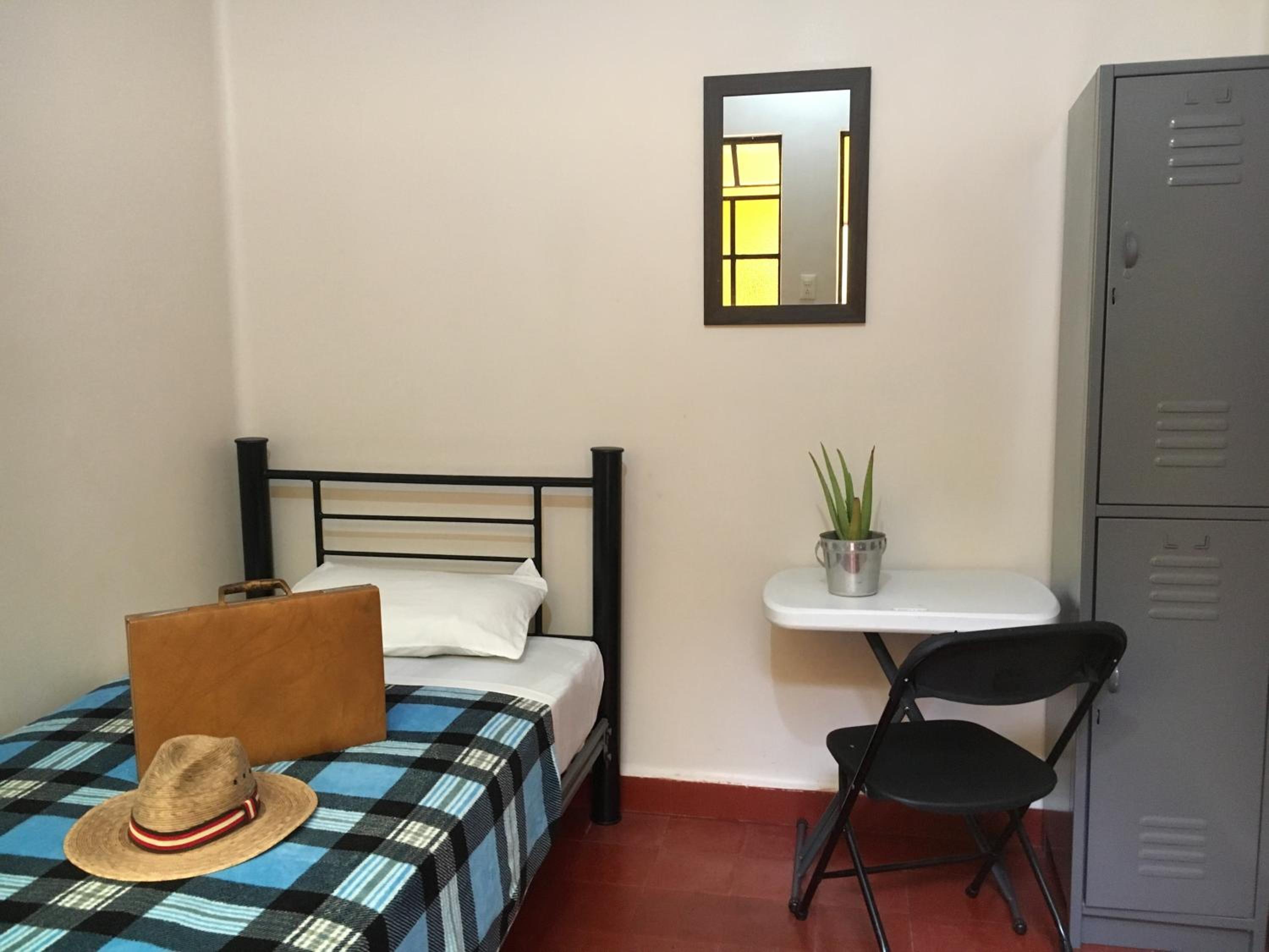 Single Room with Shared Bathroom photo 1