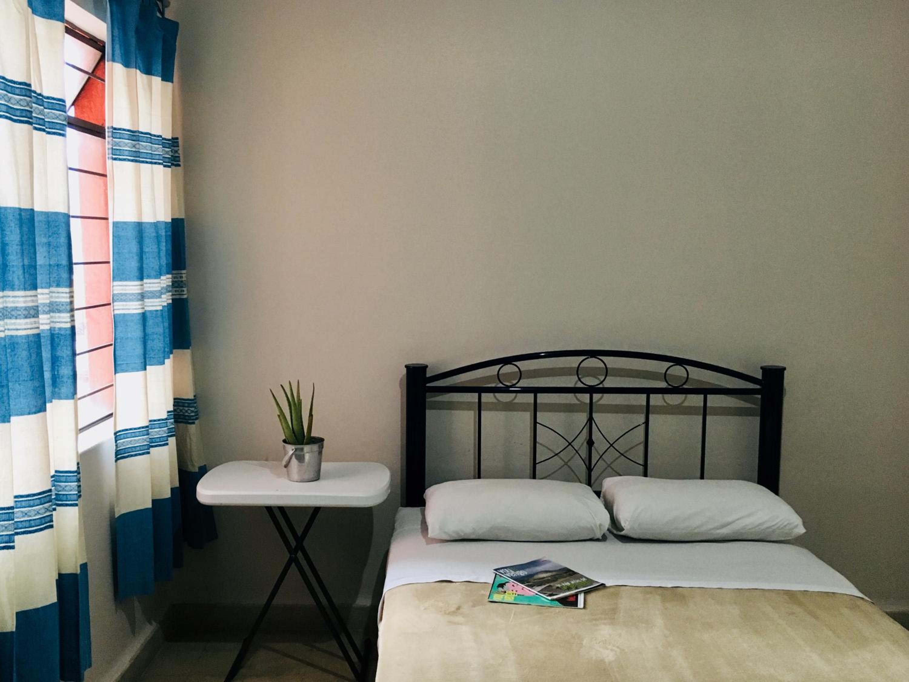 Double Room with Shared Bathroom photo 2