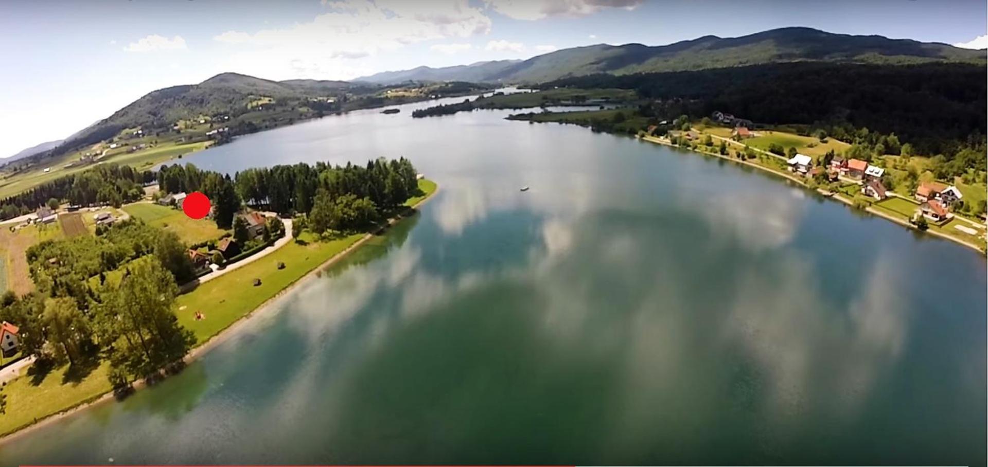 Apartment with Lake View - Photo 4