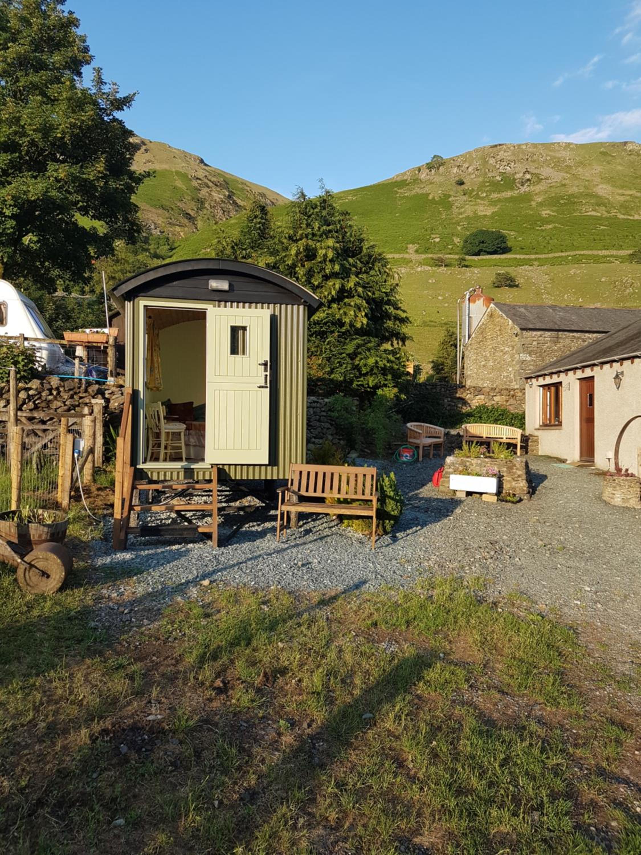 Double Room with Mountain View - Photo 9