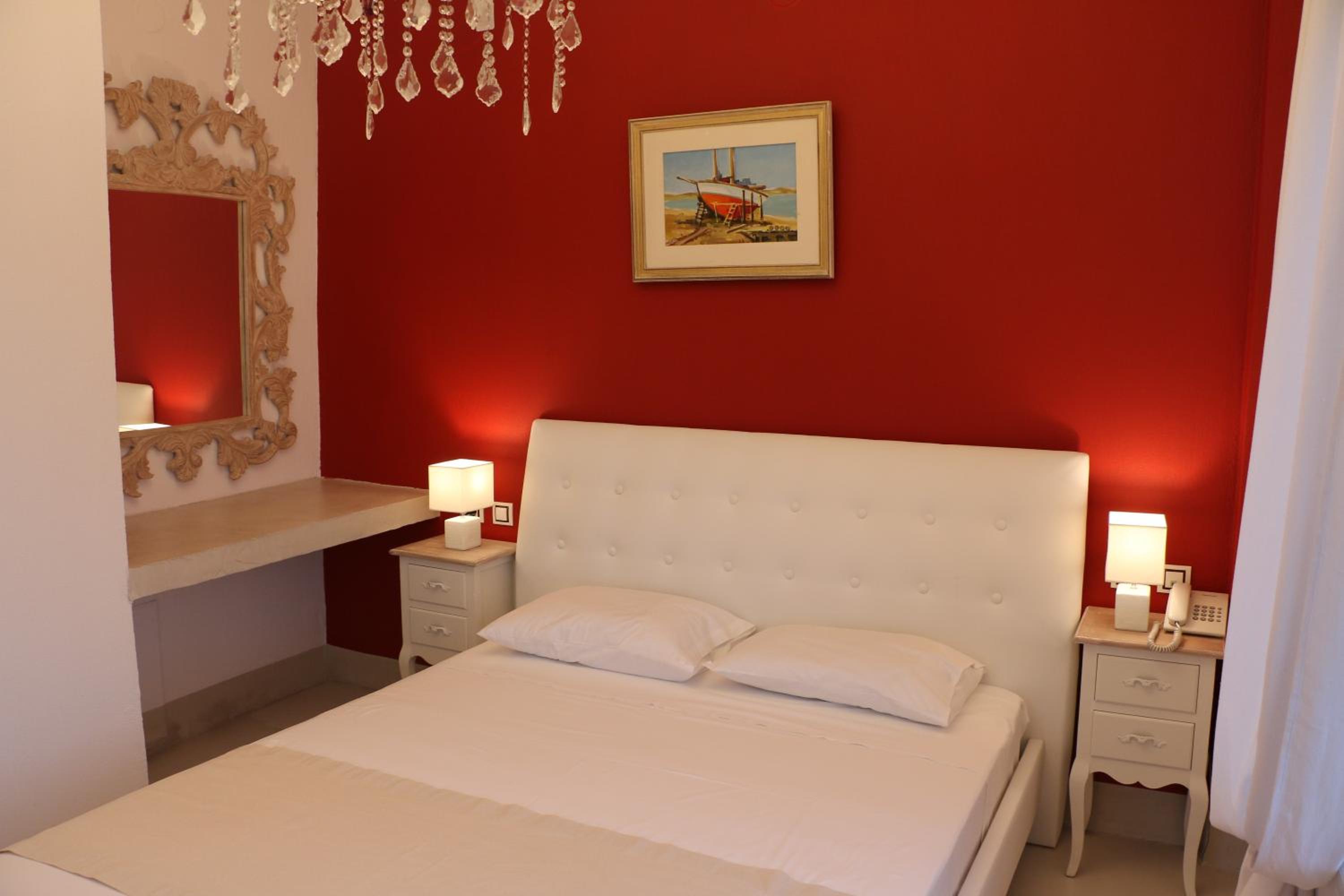 Superior One Bedroom Suite with Garden or Sea View  photo 3