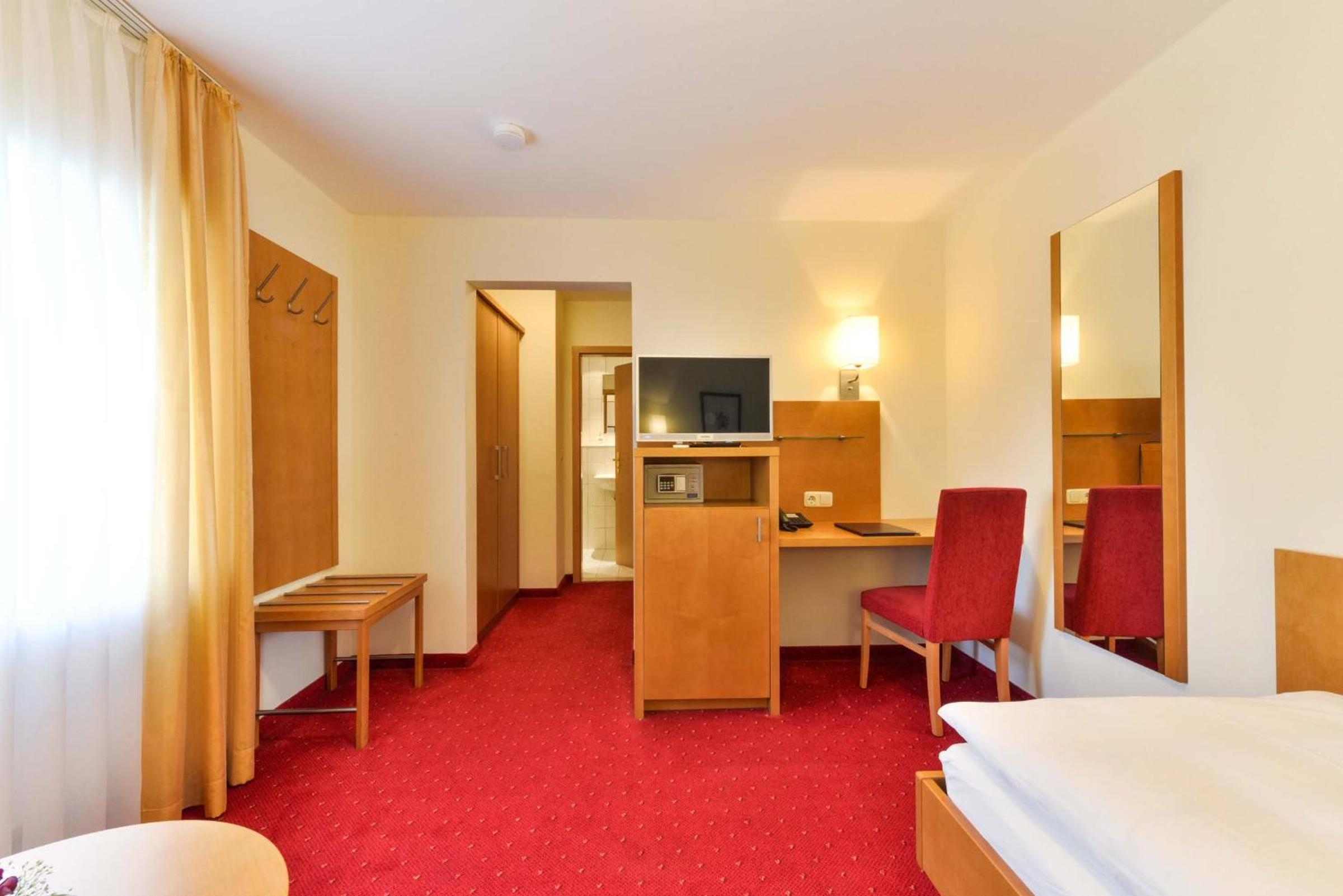 Single Room photo 3