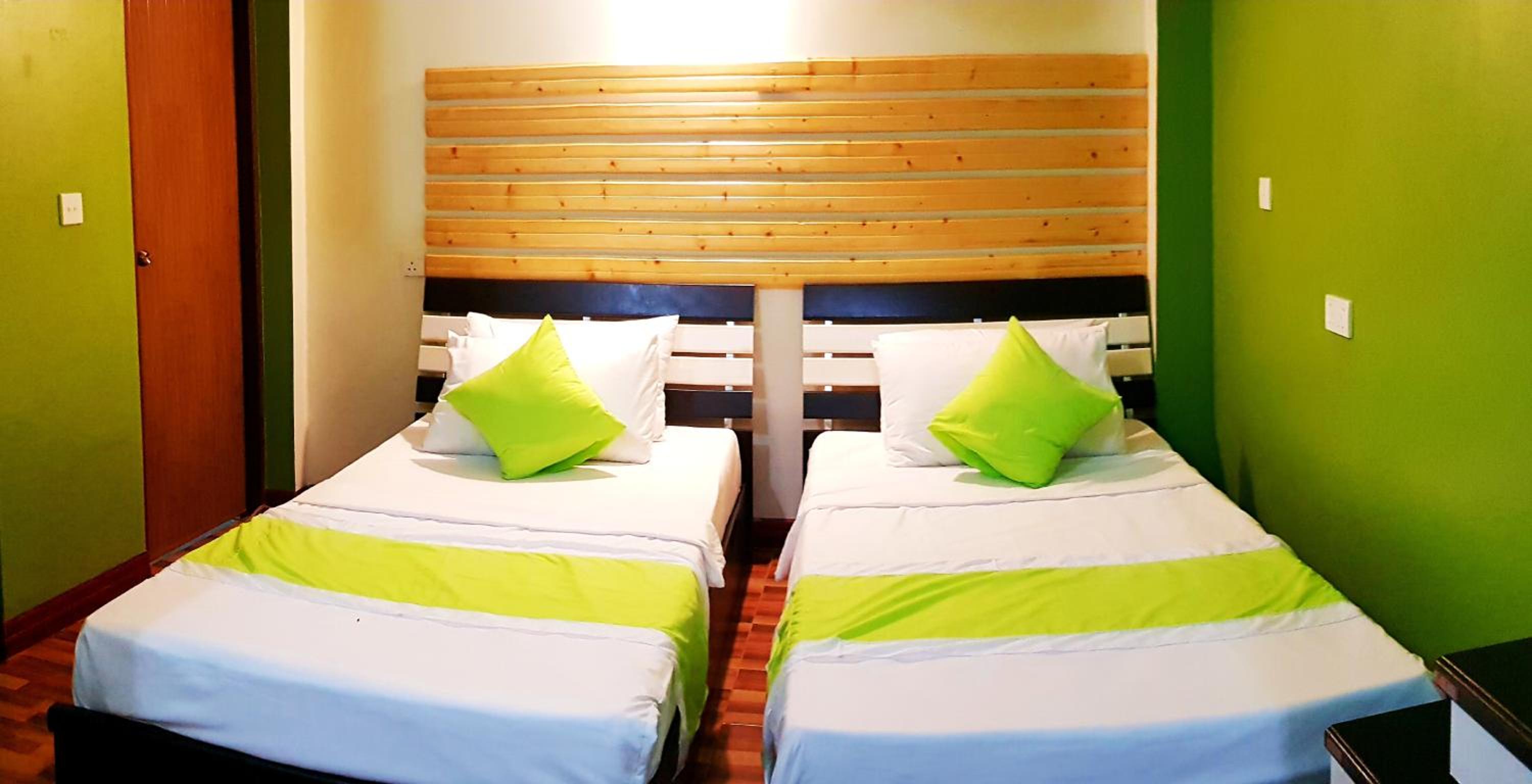 Standard Twin Room - Photo 15