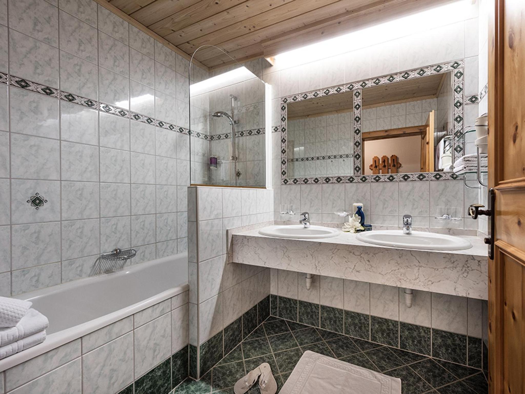 Deluxe Family Suite