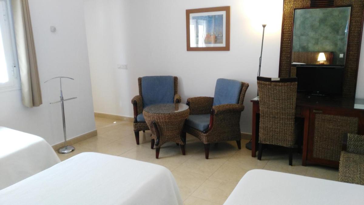 Double Room with Extra Bed photo 1