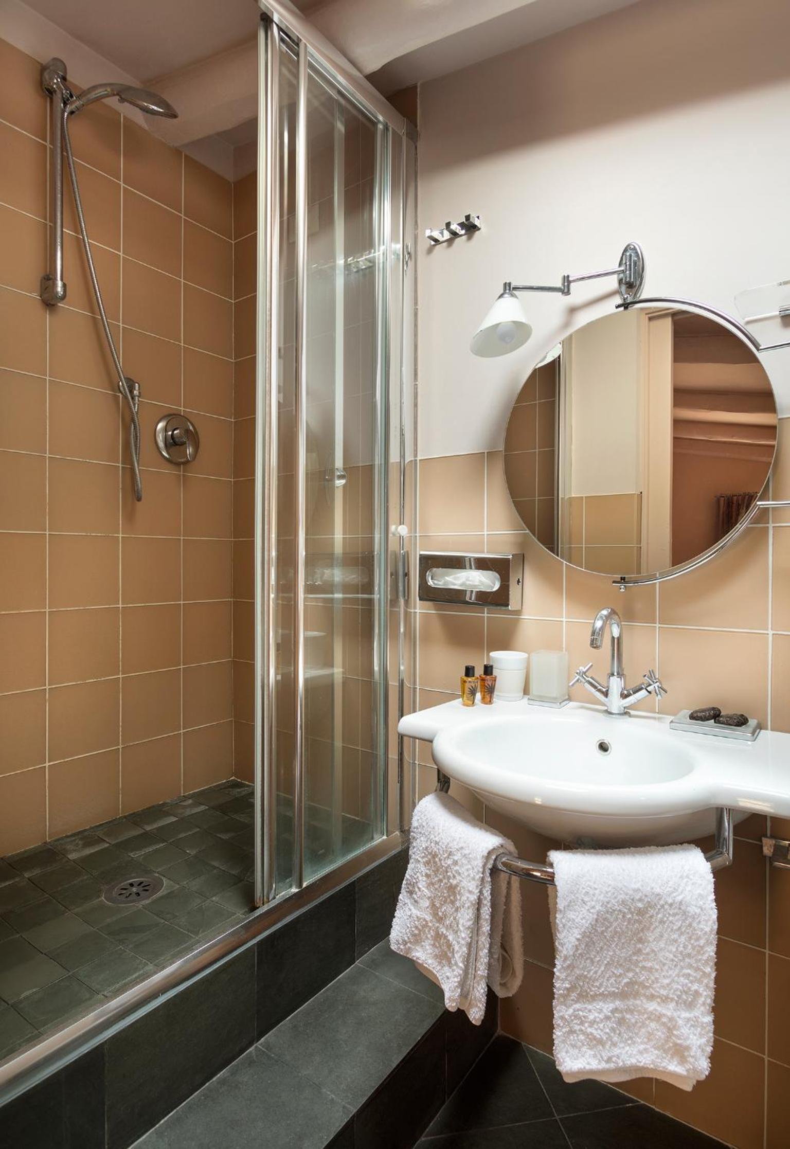Deluxe Double or Twin Room with Terrace photo 2