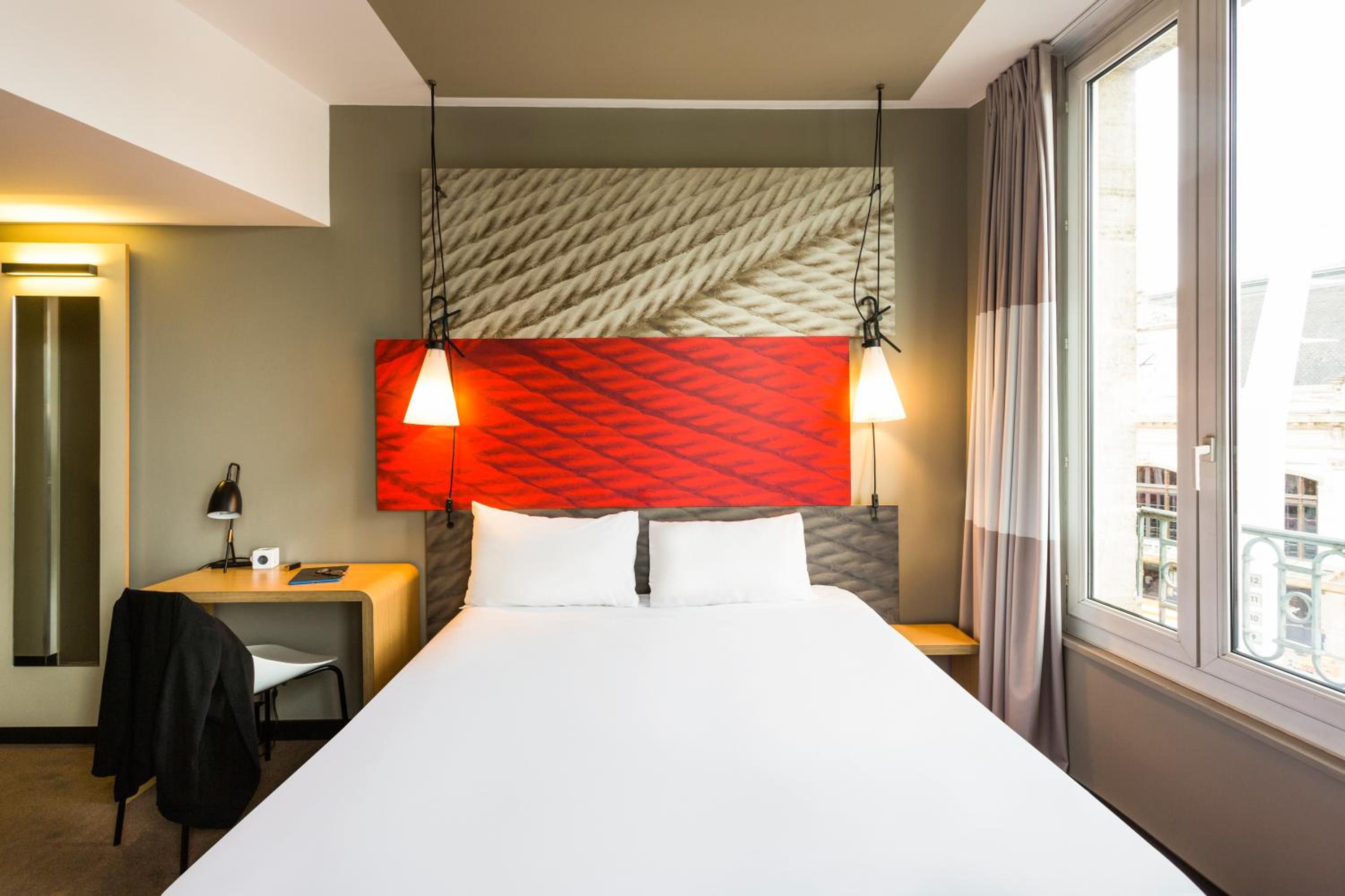 Superior Double Room with One Double Bed and One Double Sofa Bed - Photo 7