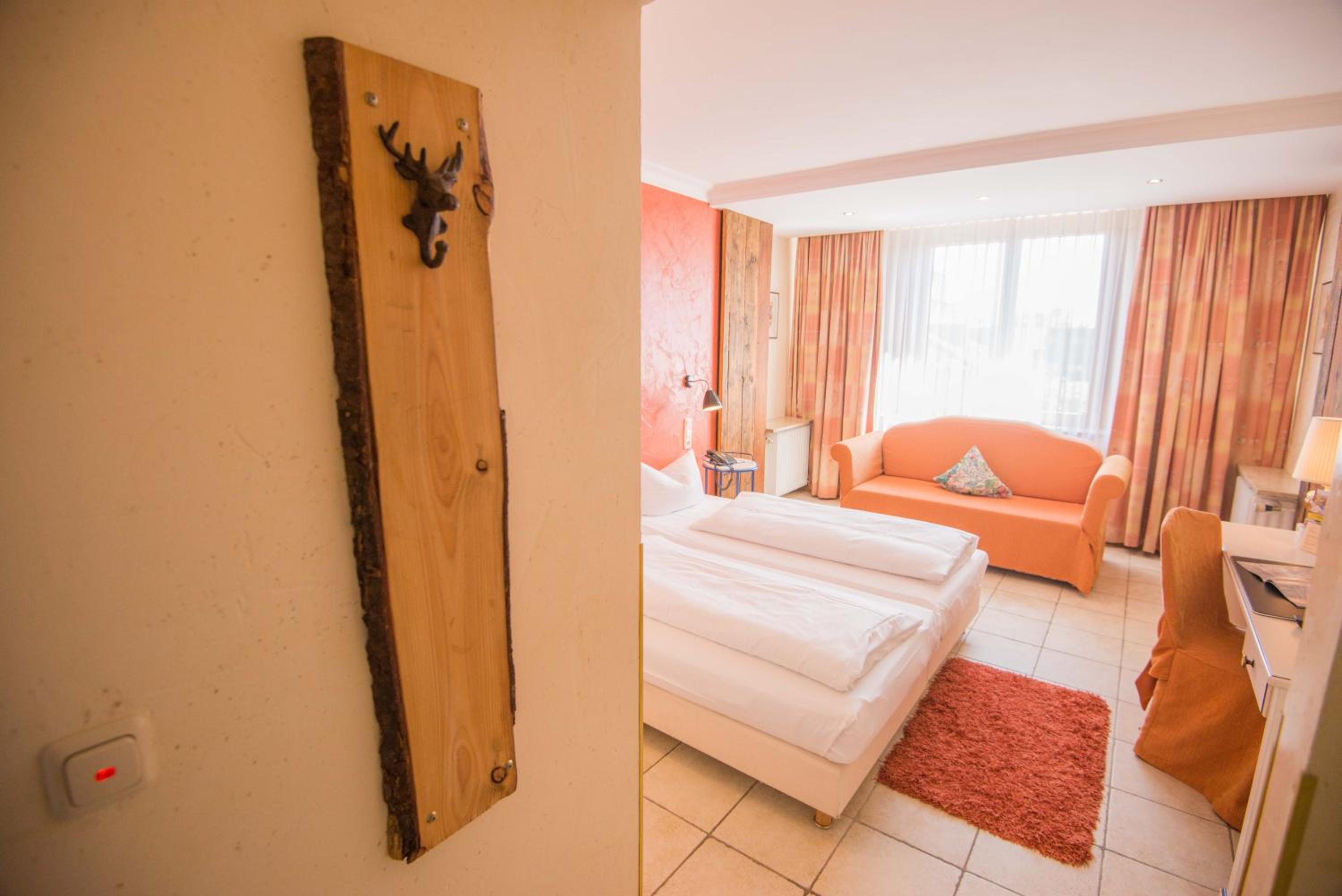 Standard Double Room - Photo 6