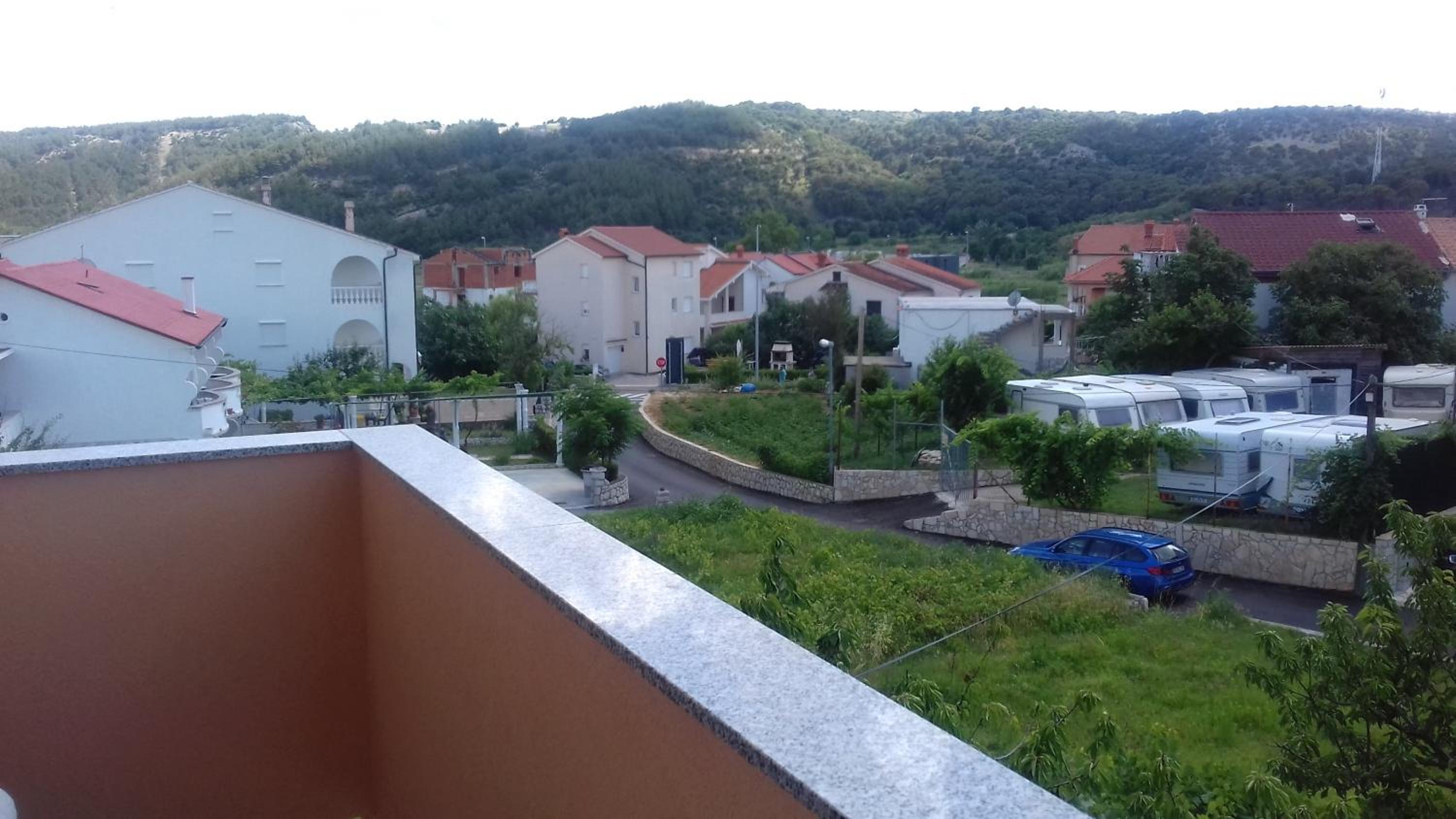 Apartment with Balcony photo 3