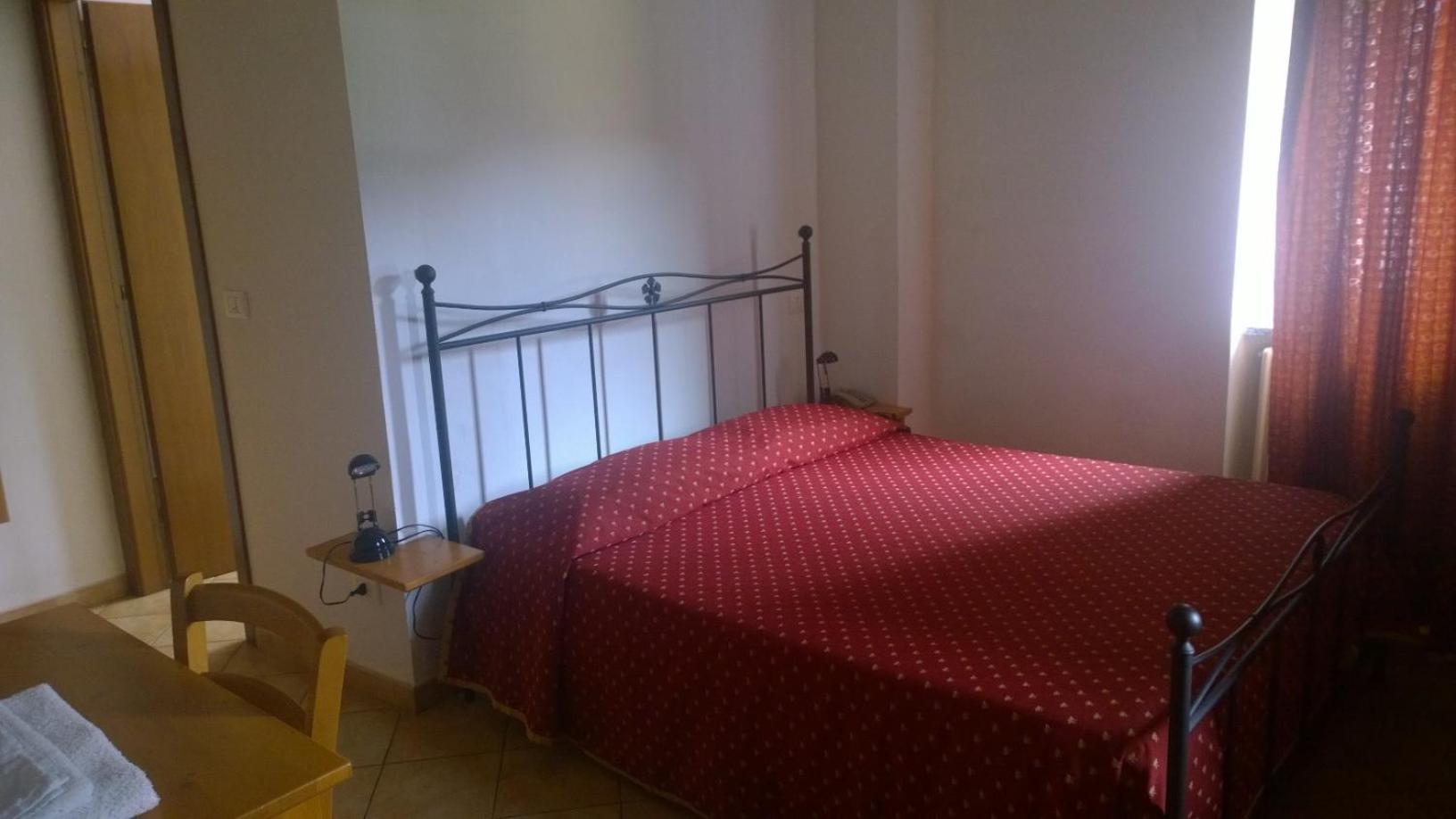 Double Room with Private Bathroom photo 3