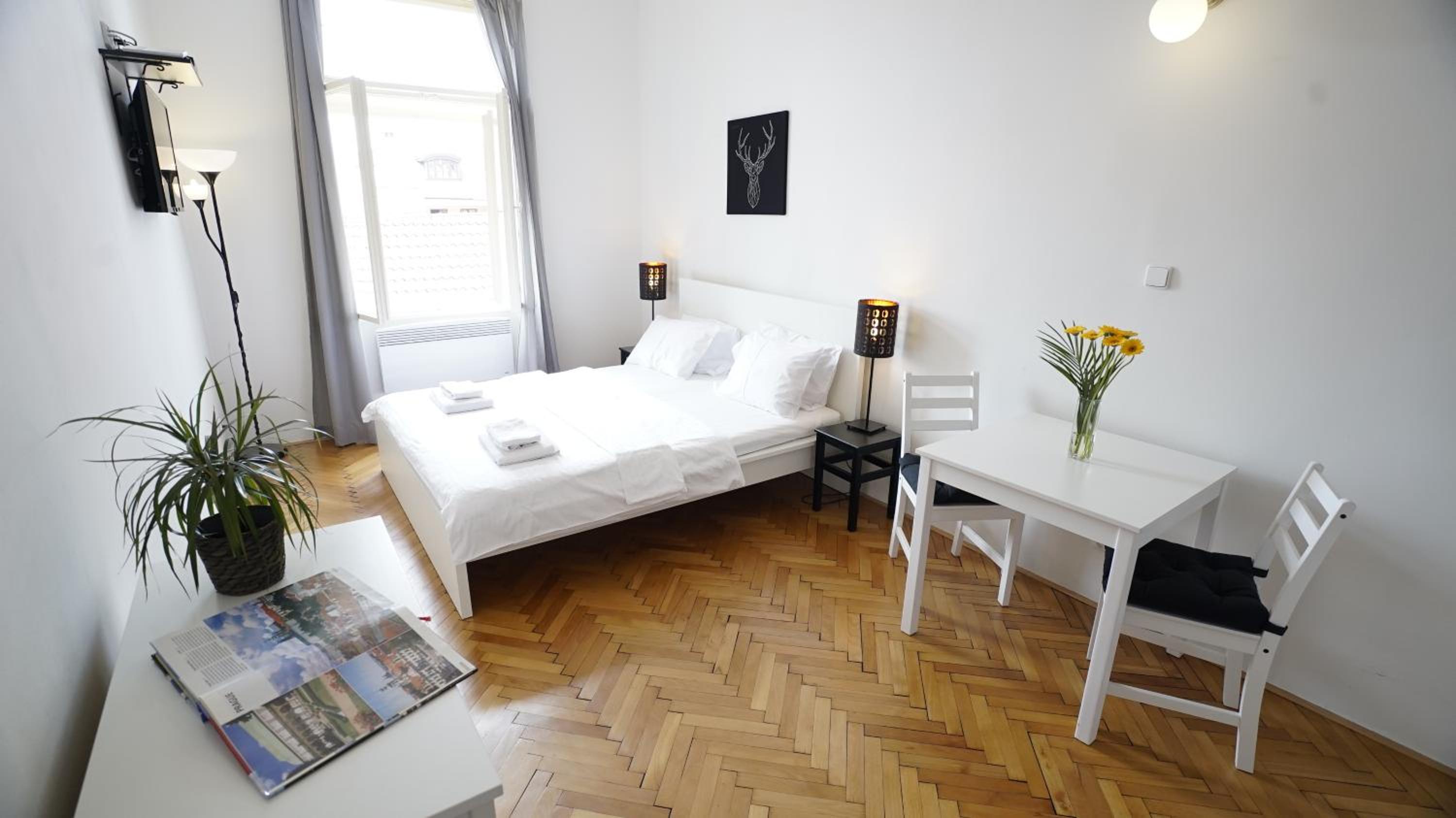 Two-Bedroom Apartment with City View thumbnail 5