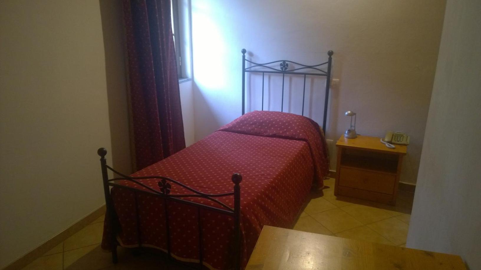 Standard Single Room With Shared Bathroom photo 1