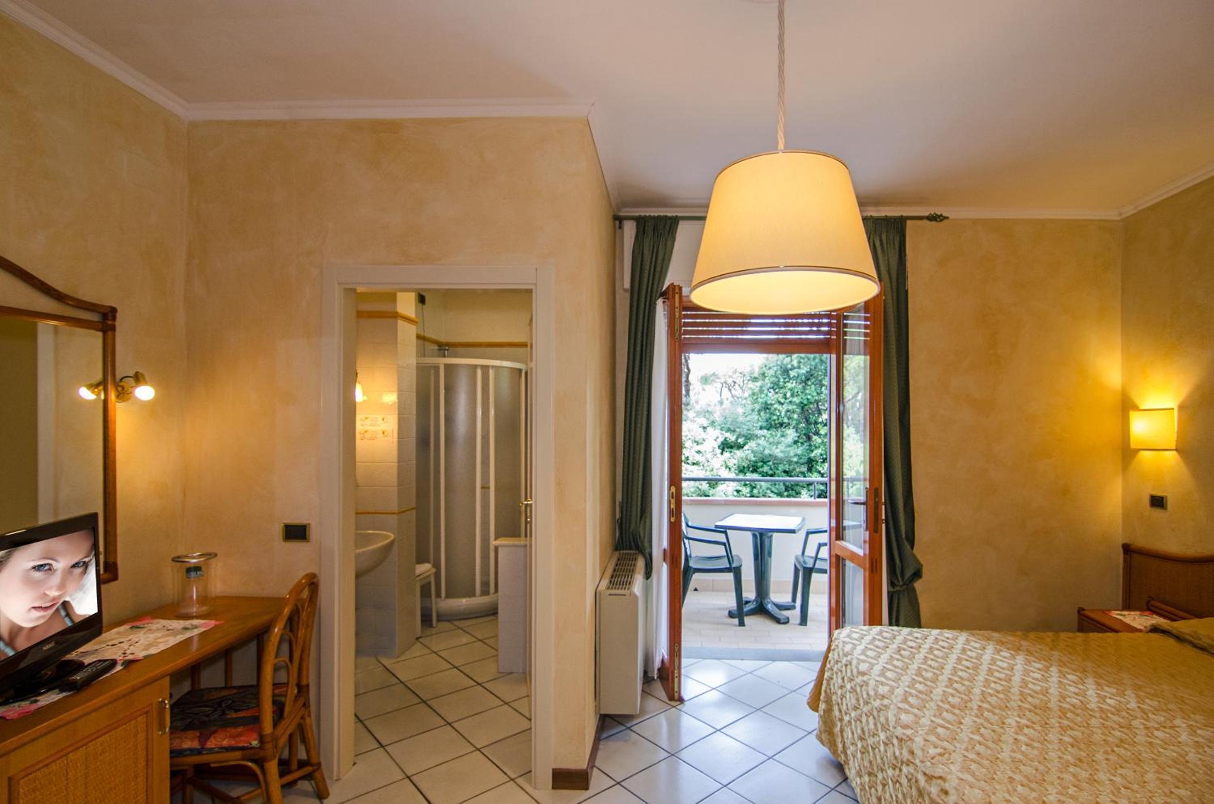 Superior Double or Twin Room with Garden View photo 2
