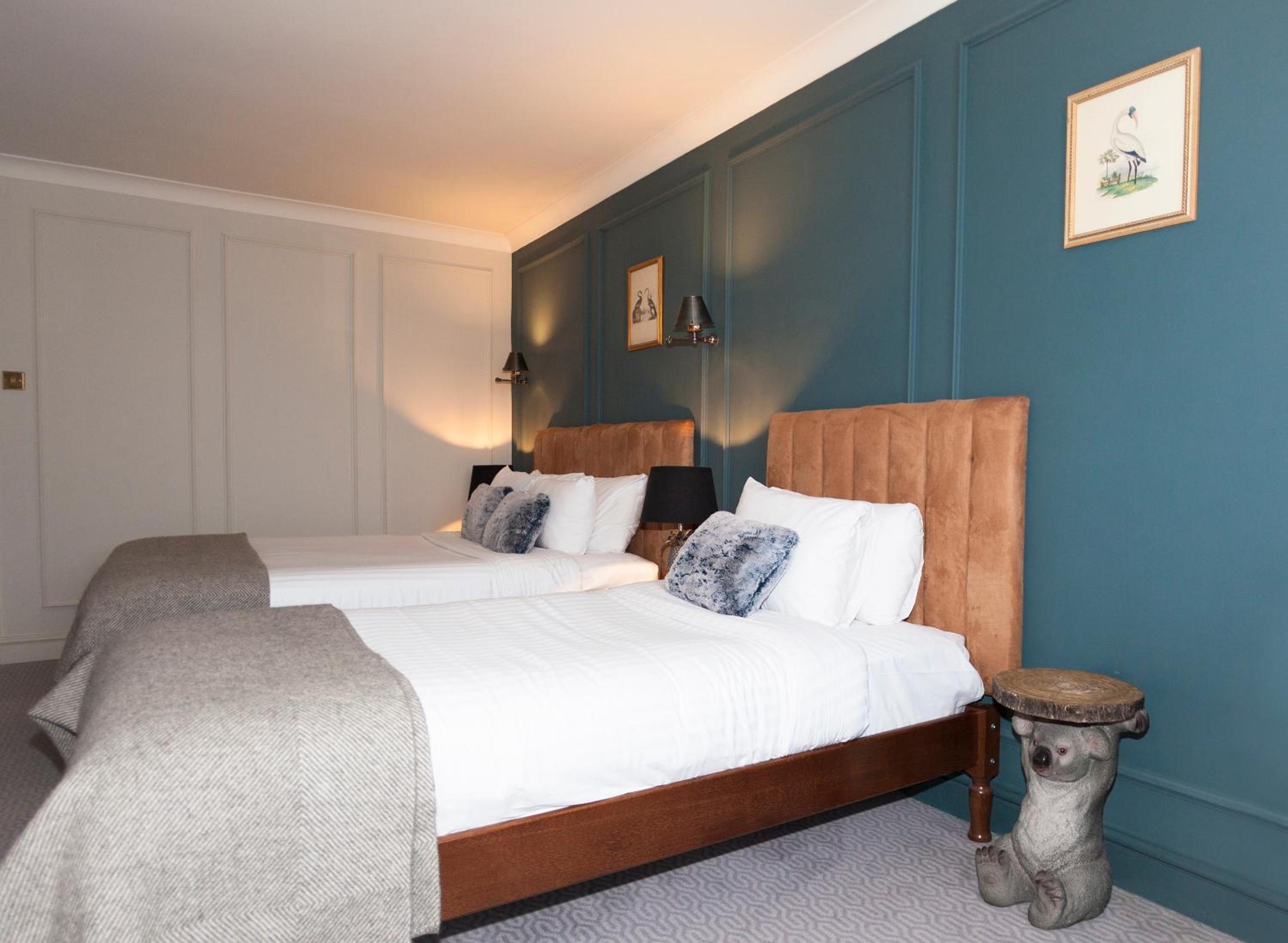 Standard Twin Room - Photo 4