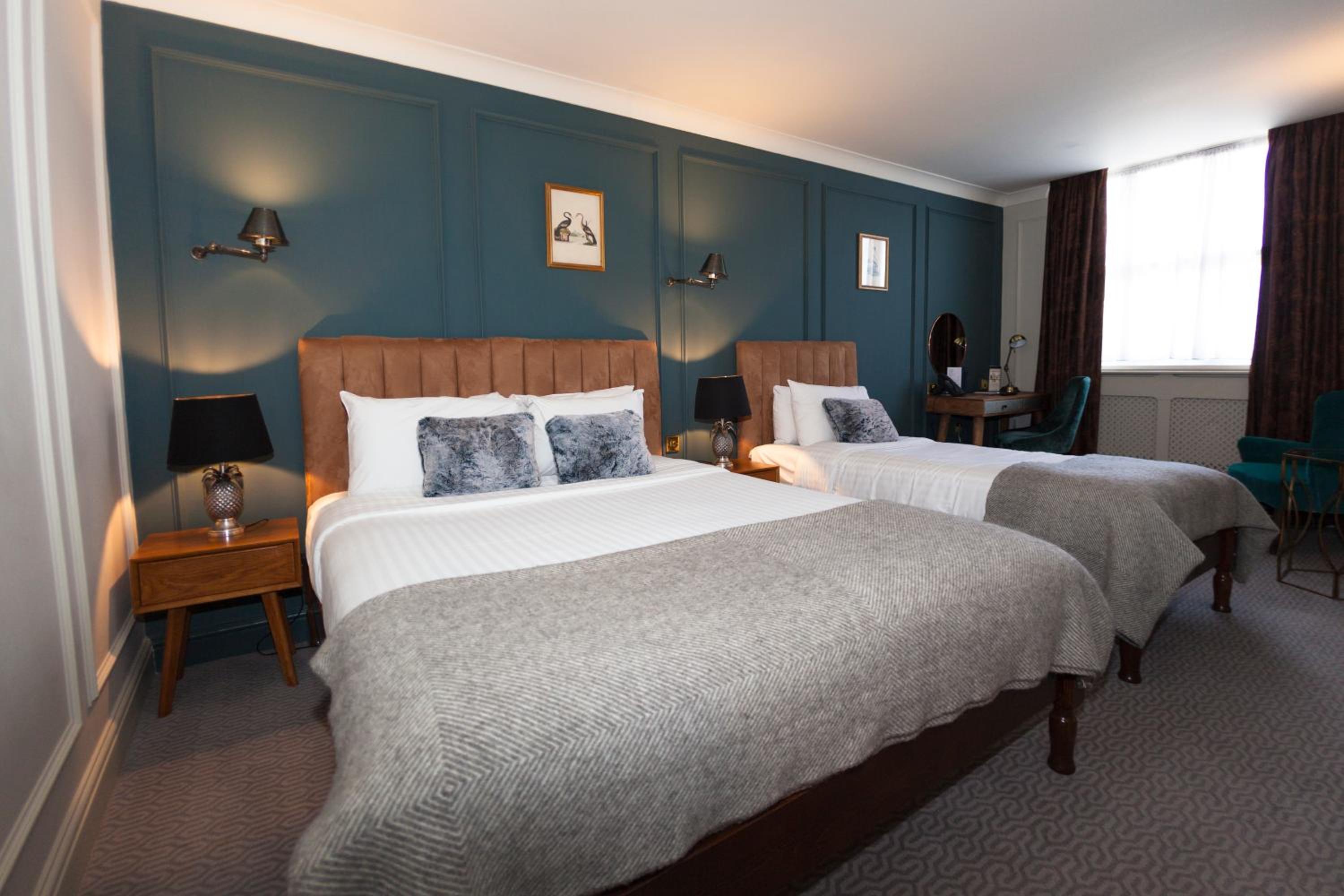 Standard Twin Room - Photo 5