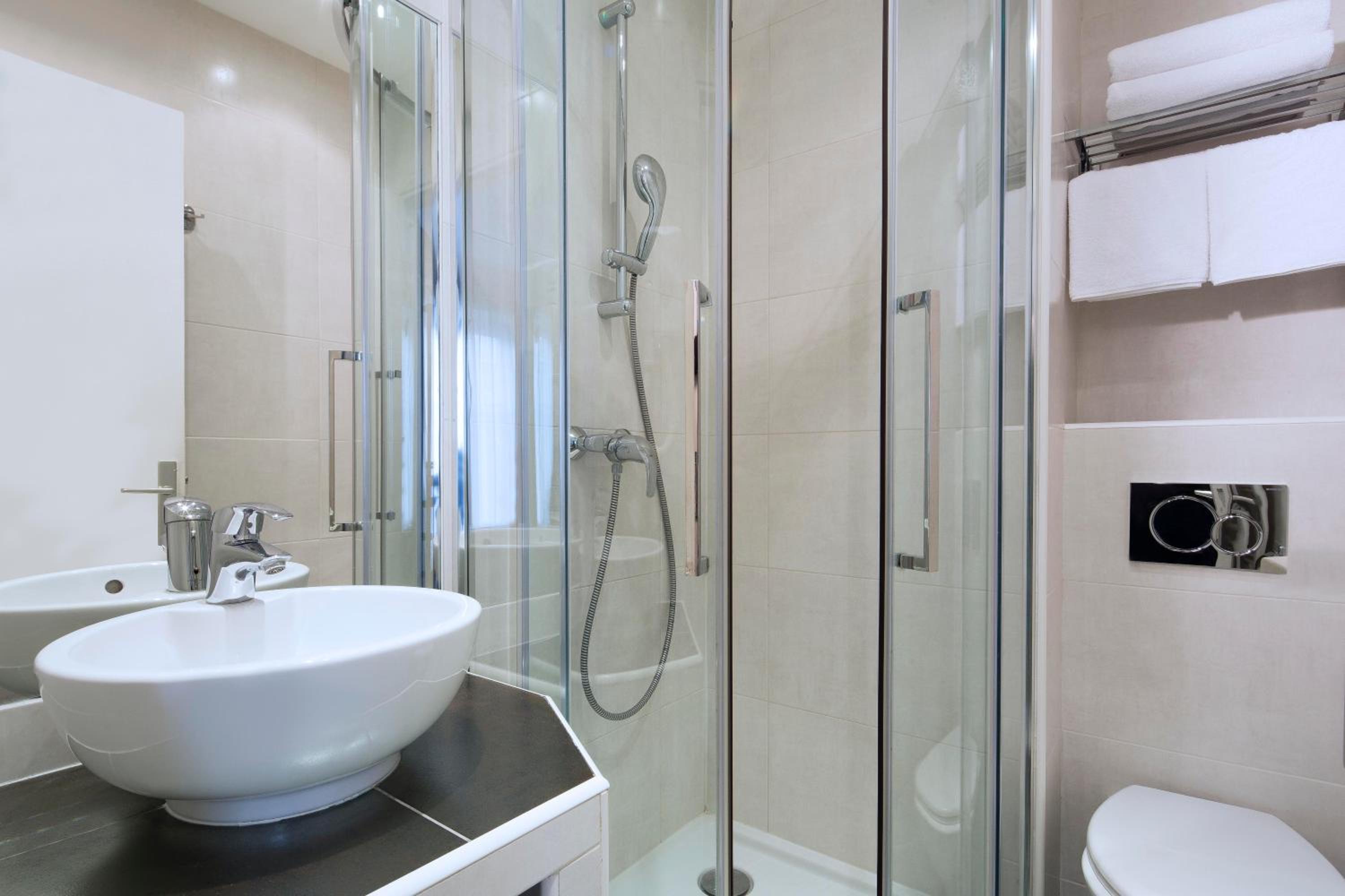 Double Room With Shower photo 3